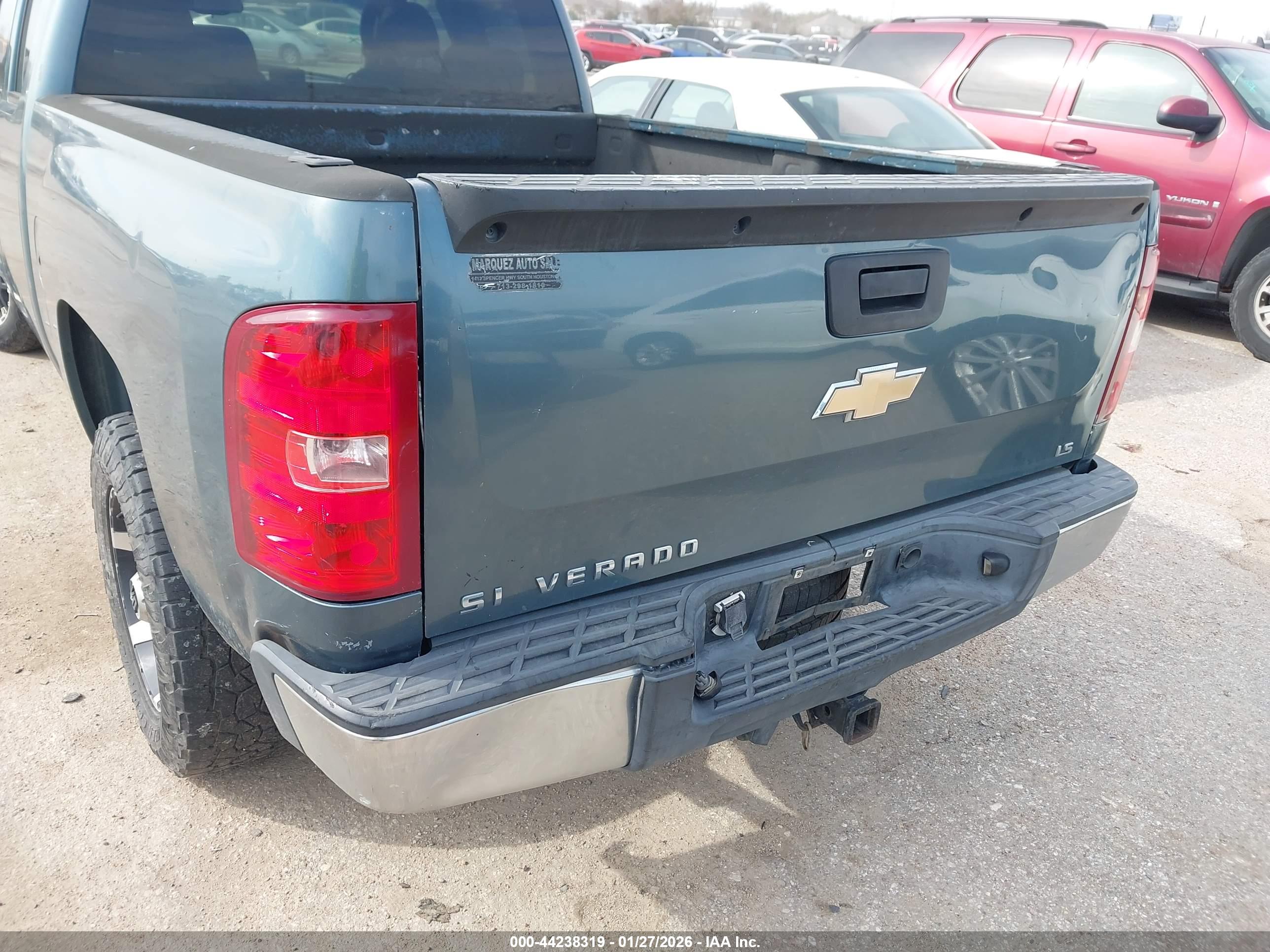 CHEVROLET SILVERADO image 6