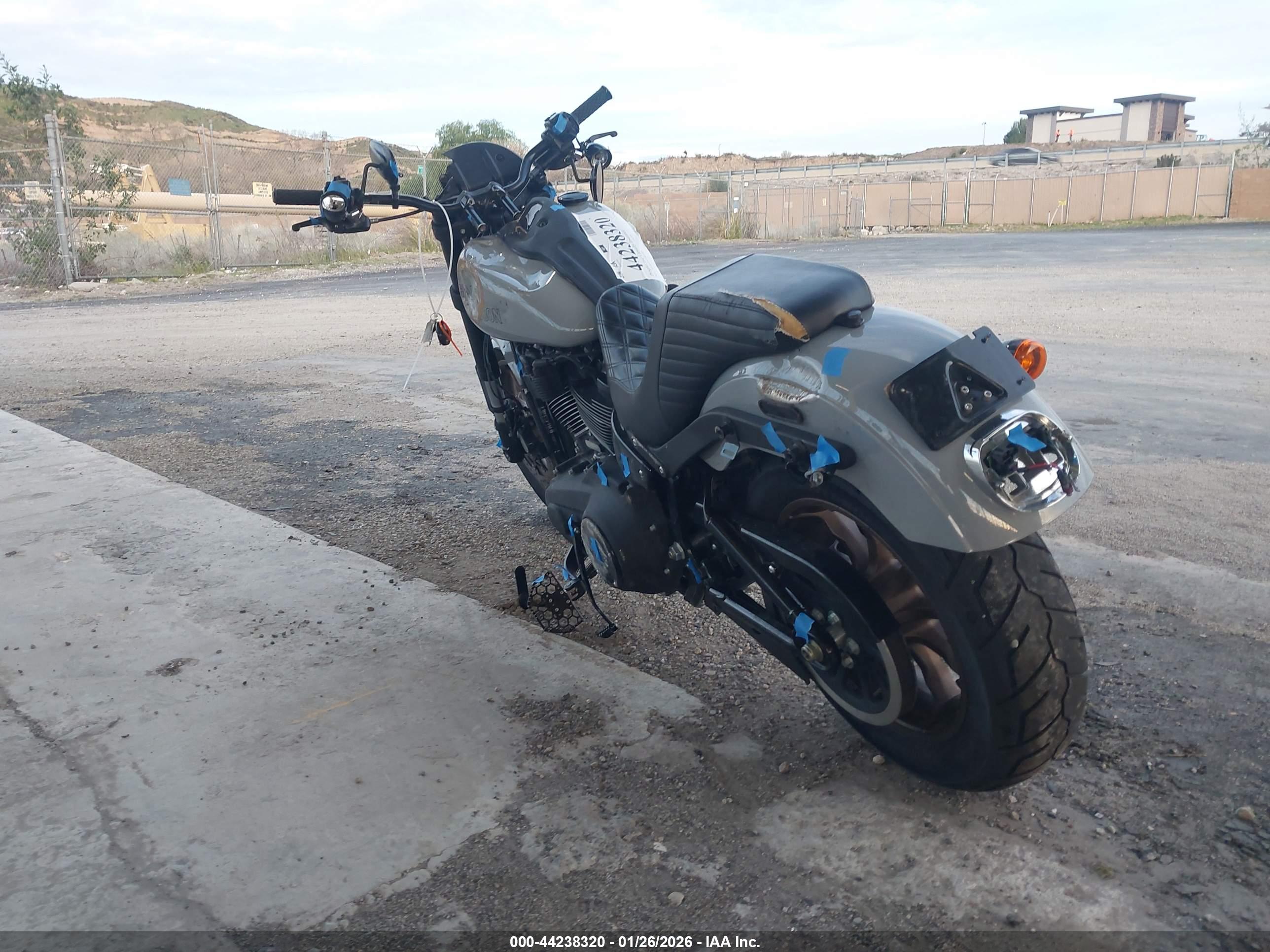 HARLEY-DAVIDSON FXLRS image 3