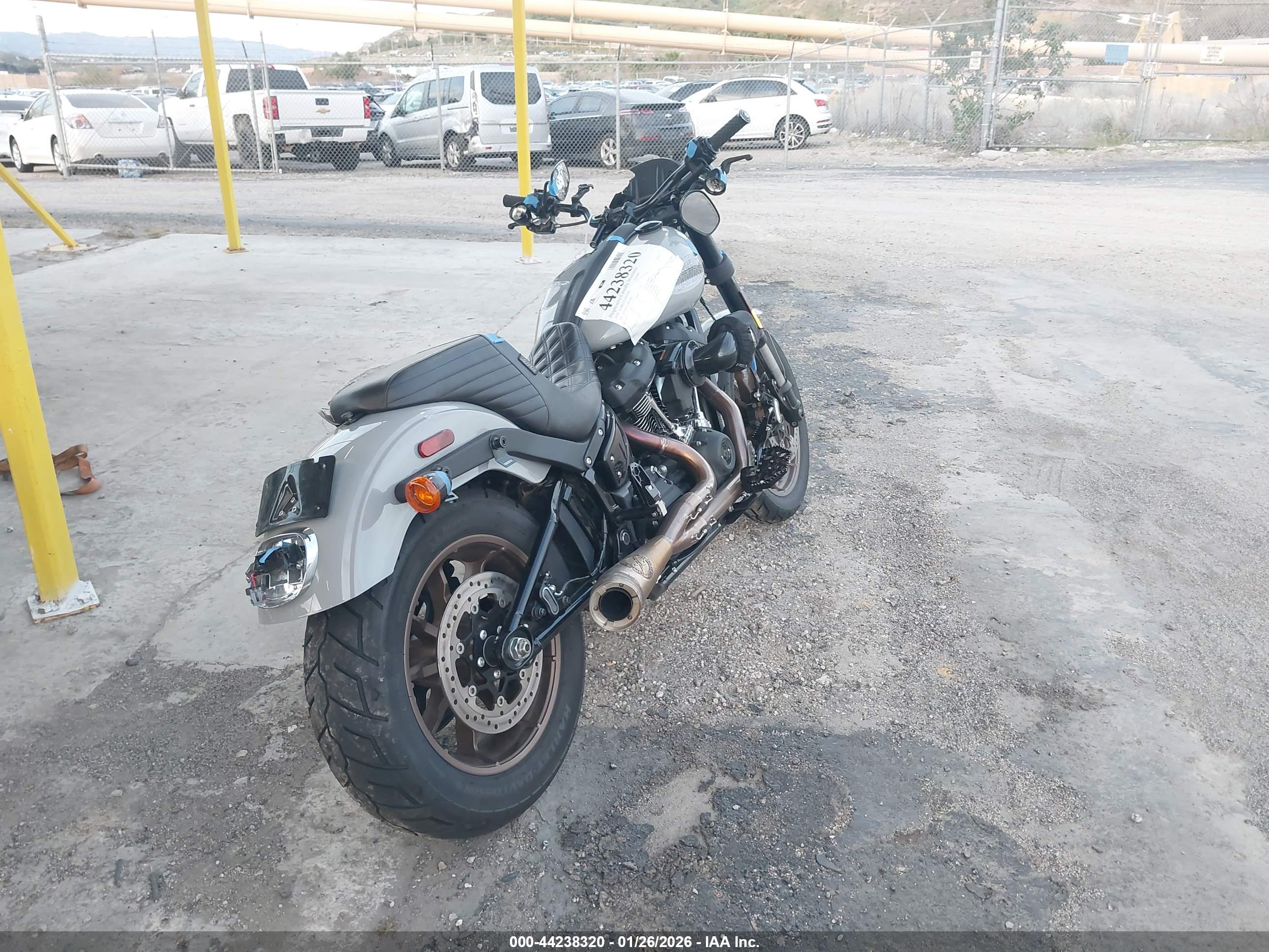 HARLEY-DAVIDSON FXLRS image 4