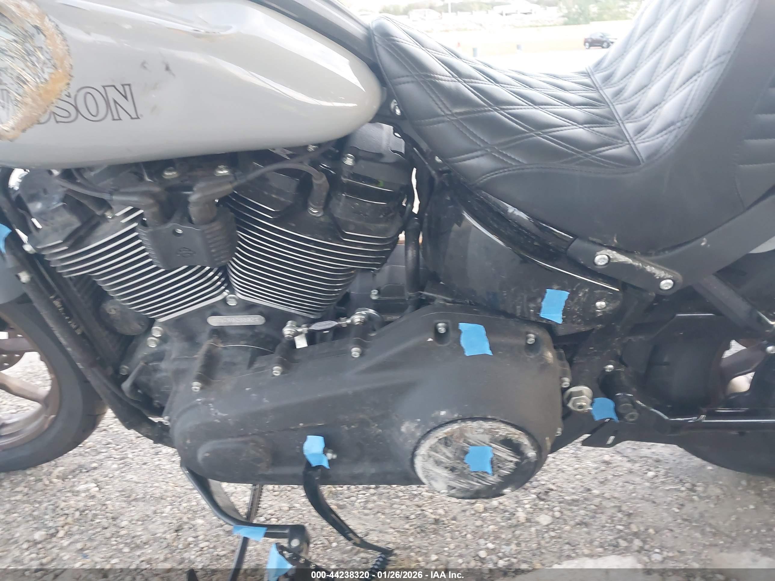HARLEY-DAVIDSON FXLRS image 9
