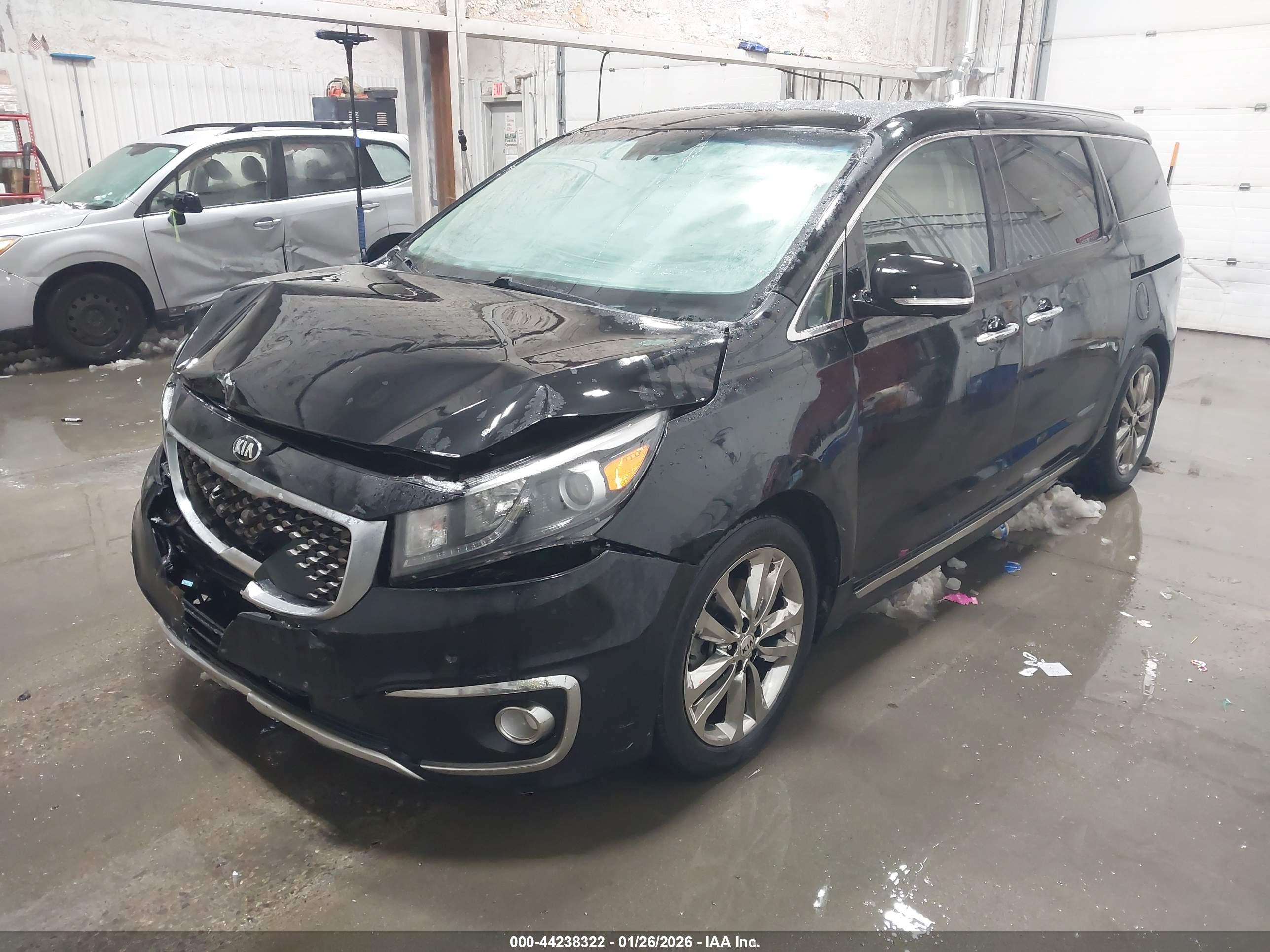 KIA SEDONA image 2
