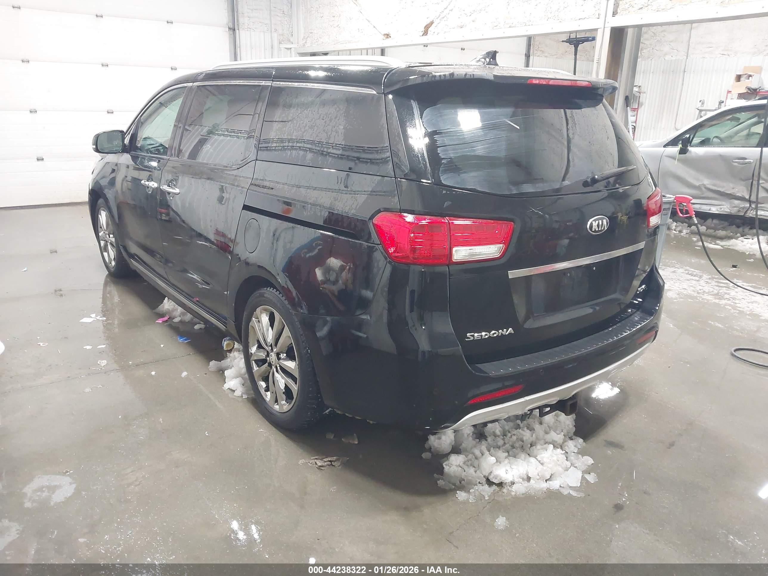 KIA SEDONA image 3