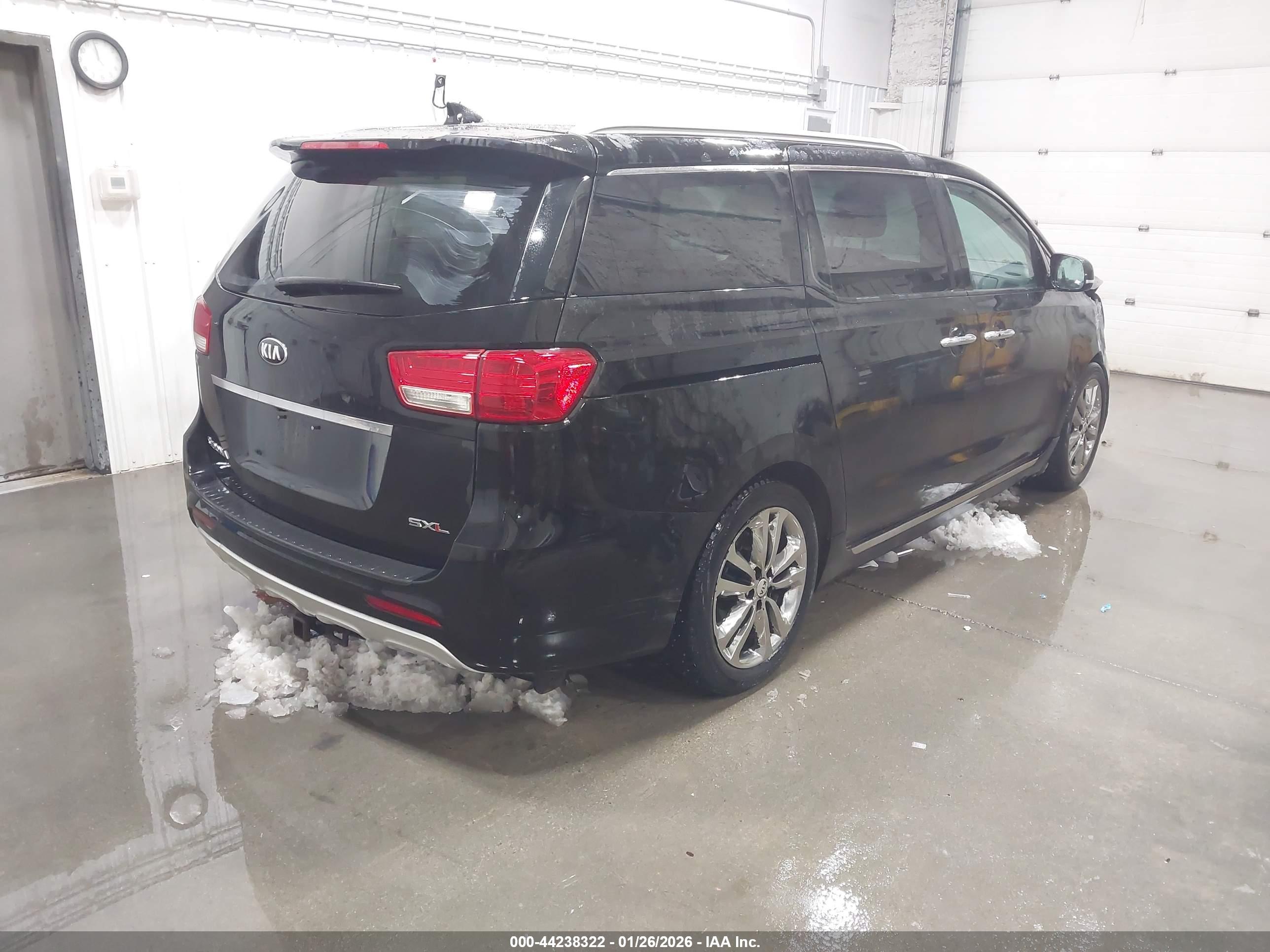 KIA SEDONA image 4