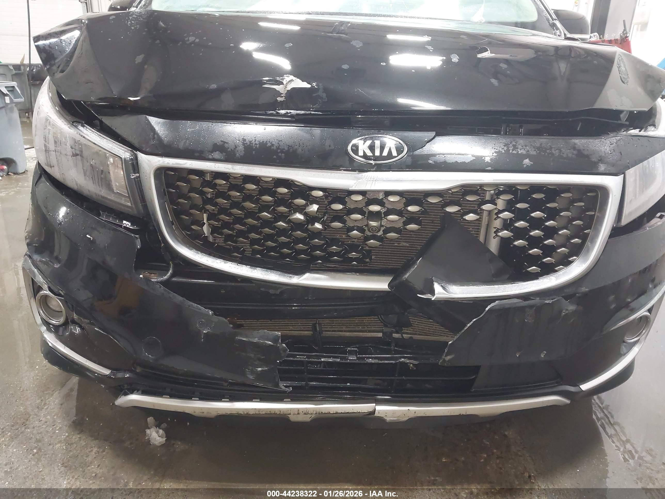 KIA SEDONA image 6
