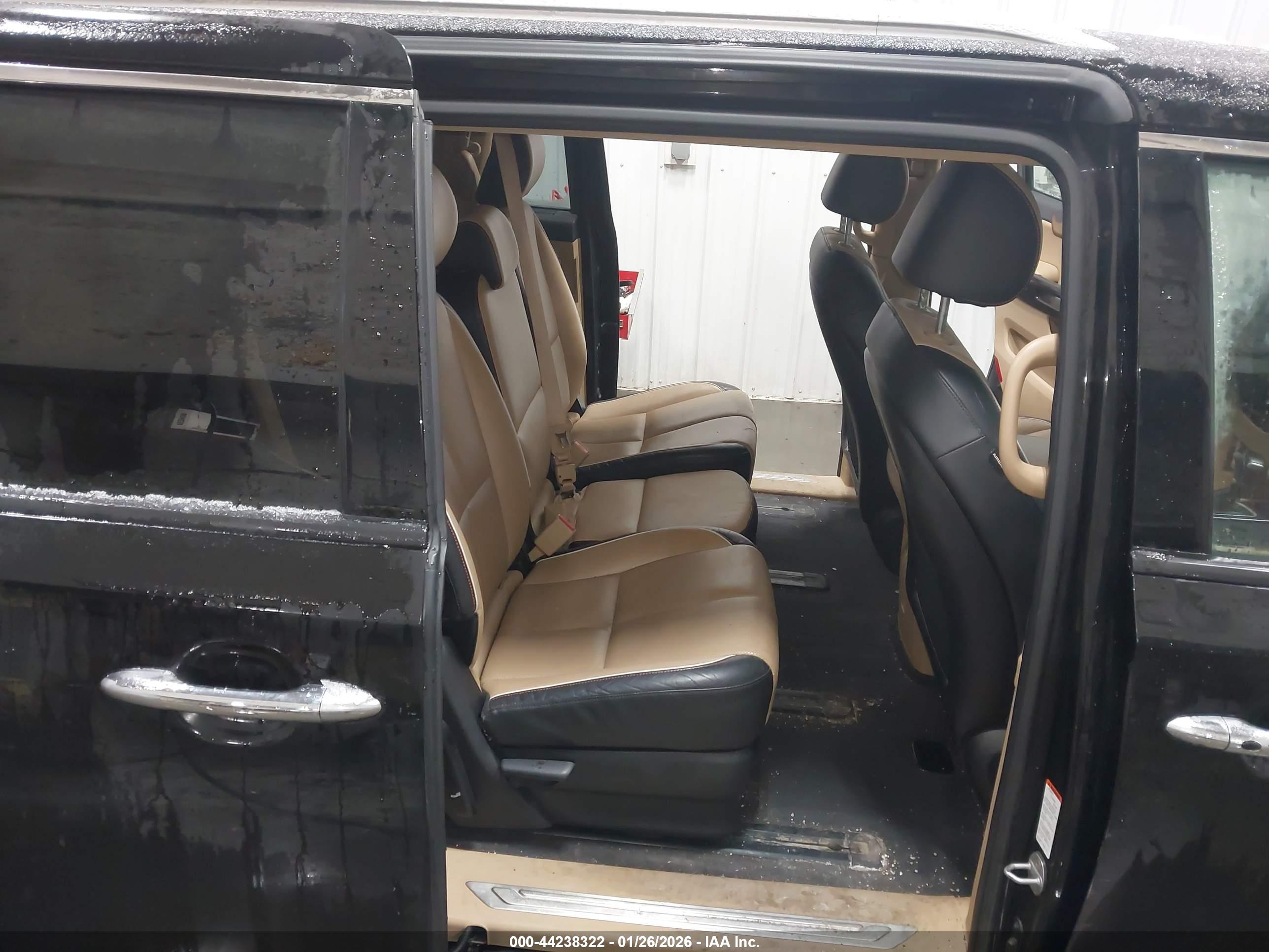 KIA SEDONA image 8
