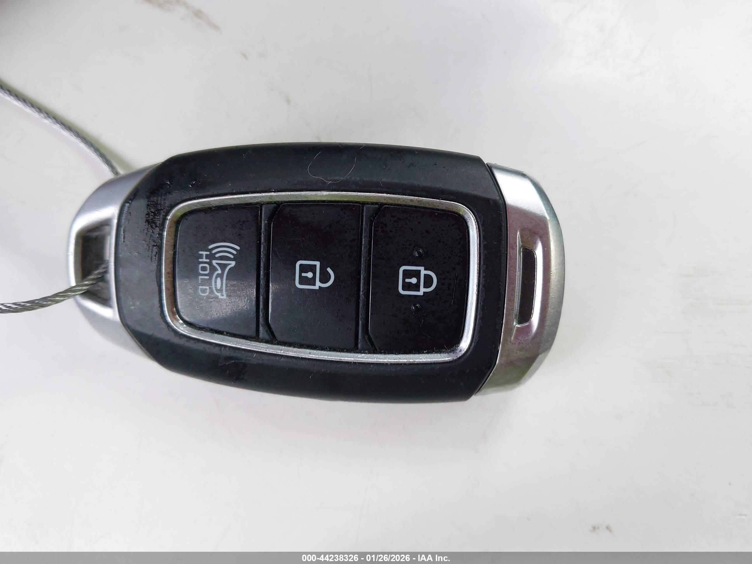HYUNDAI SANTA image 11