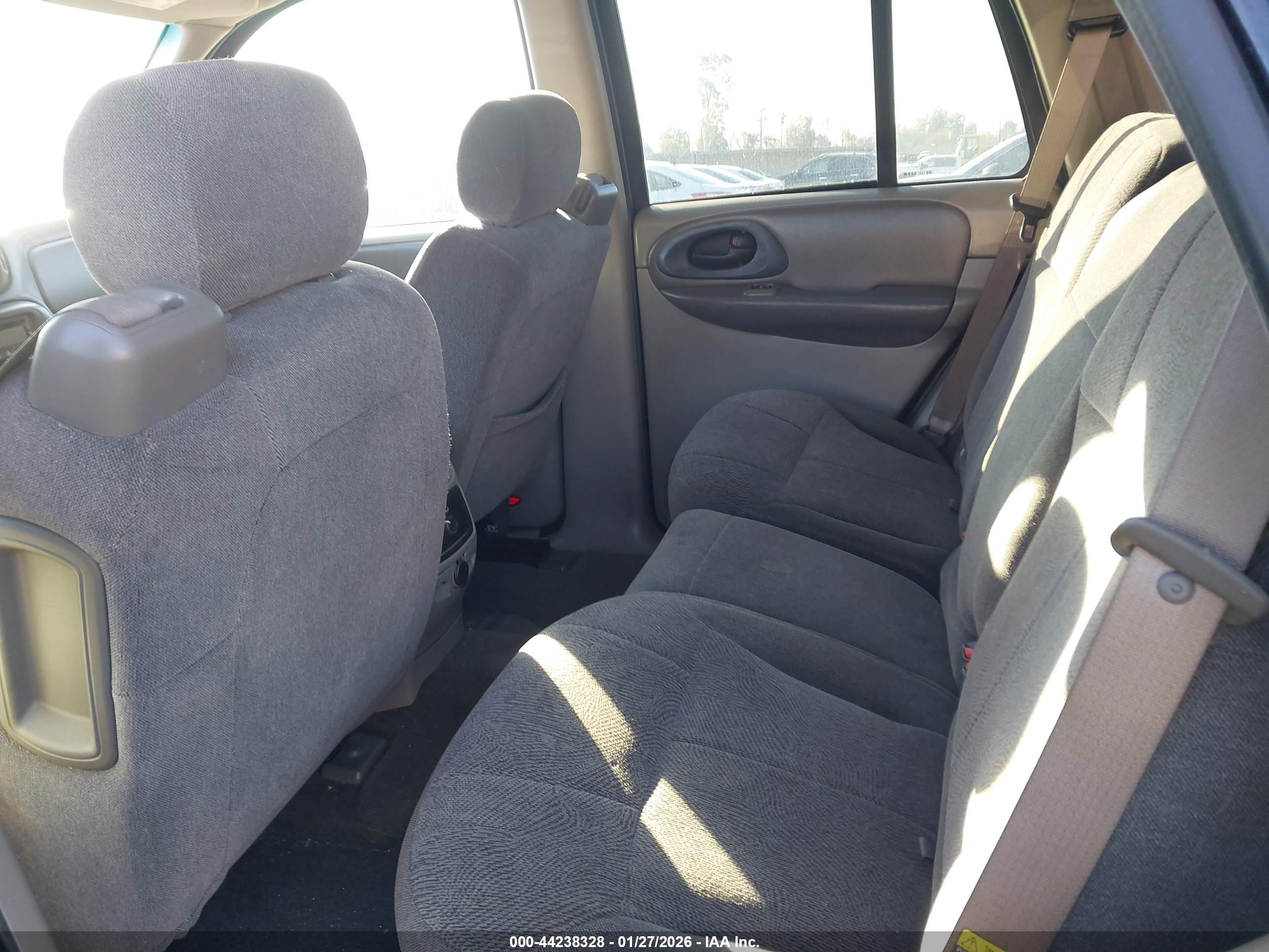 CHEVROLET TRAILBLAZER image 8