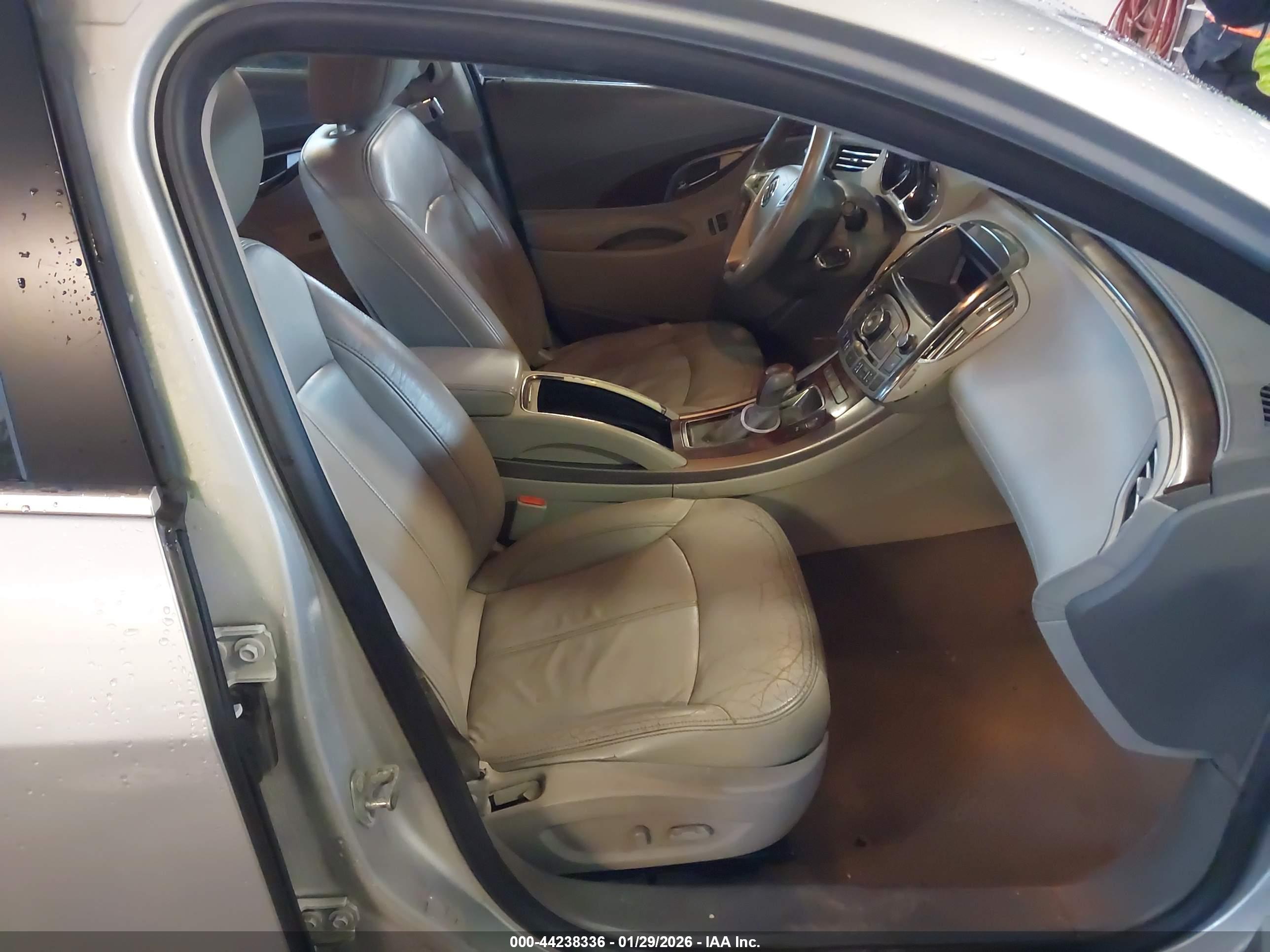 BUICK LACROSSE image 5