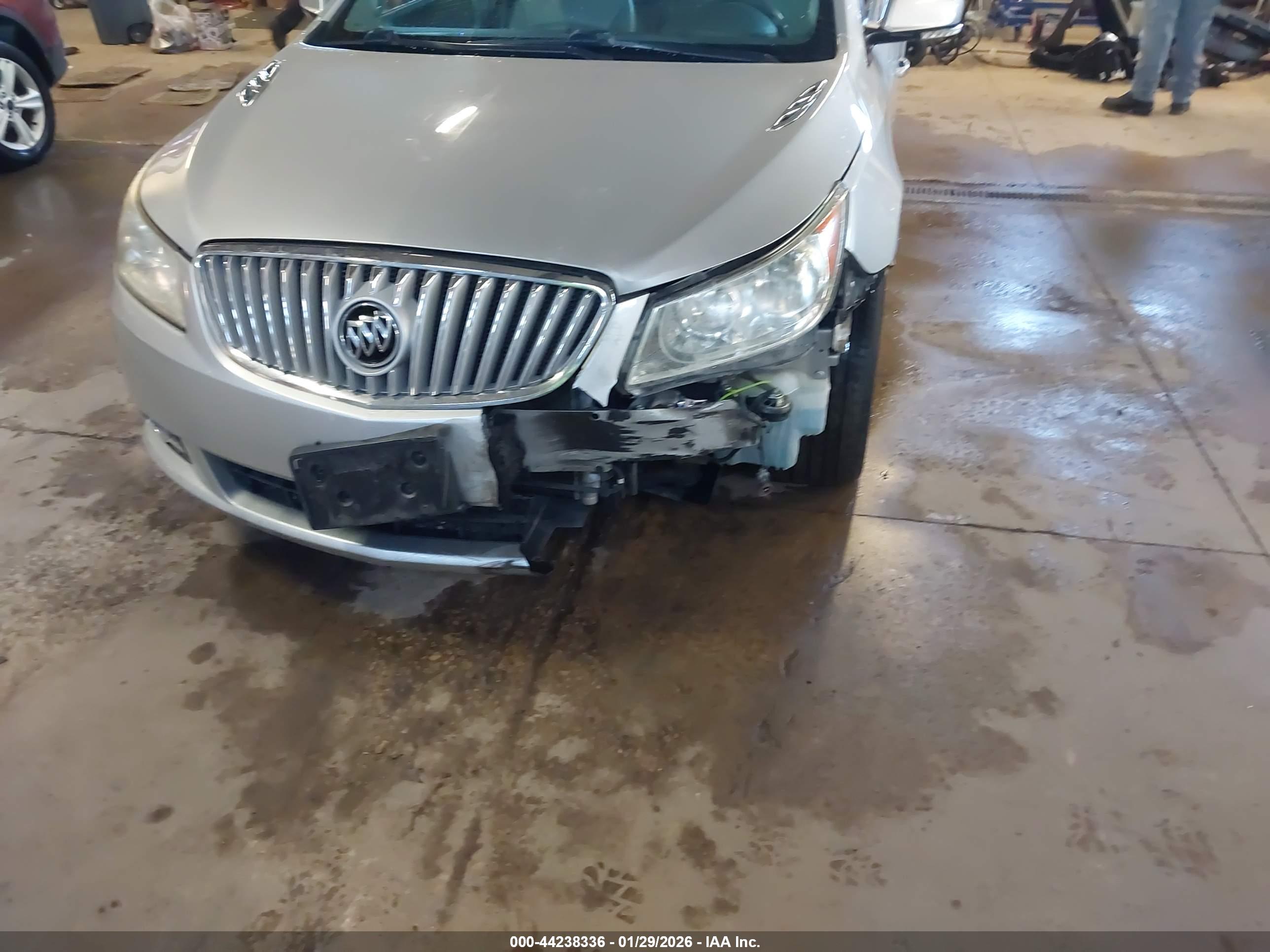 BUICK LACROSSE image 6