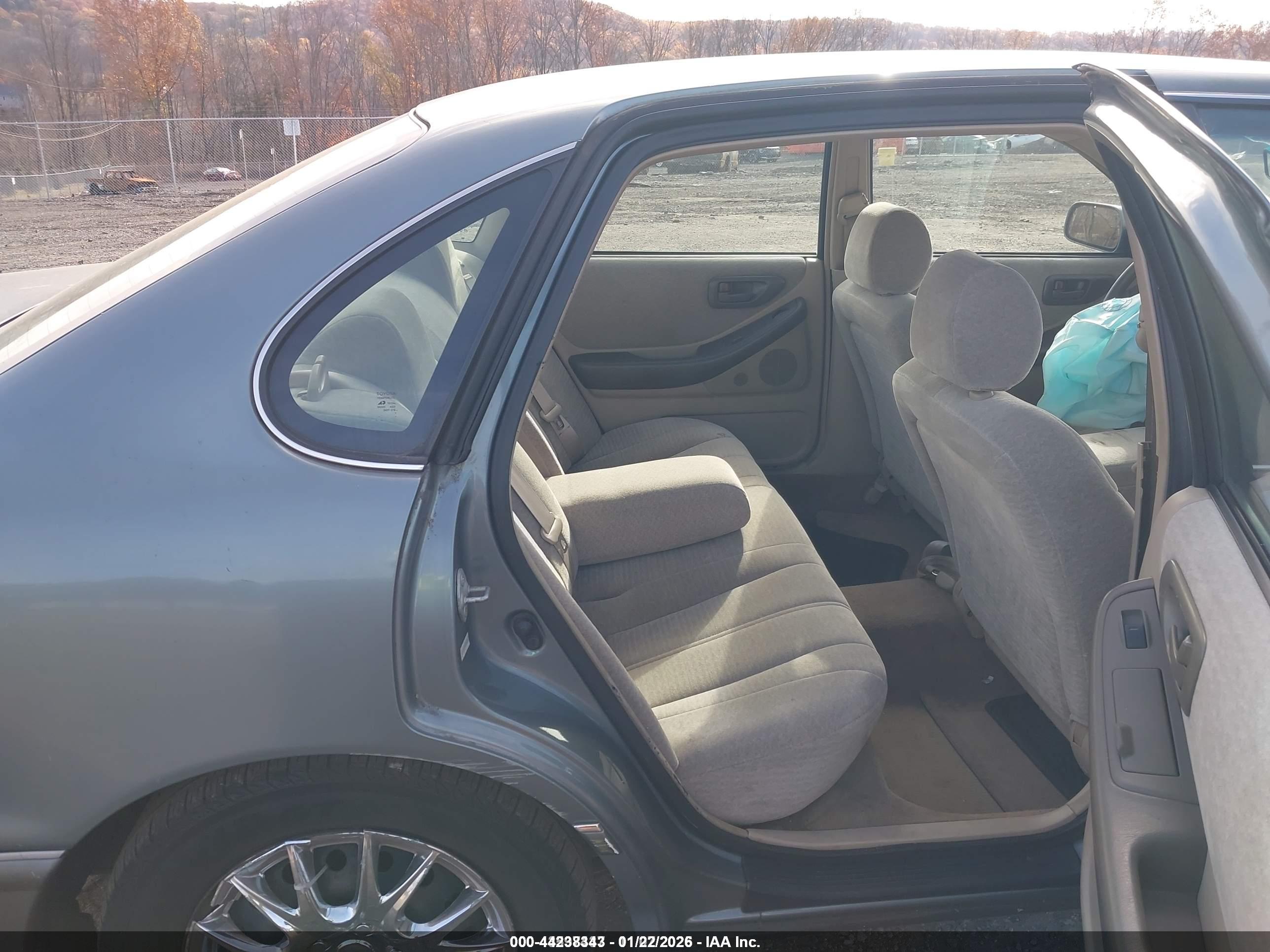 TOYOTA AVALON image 8