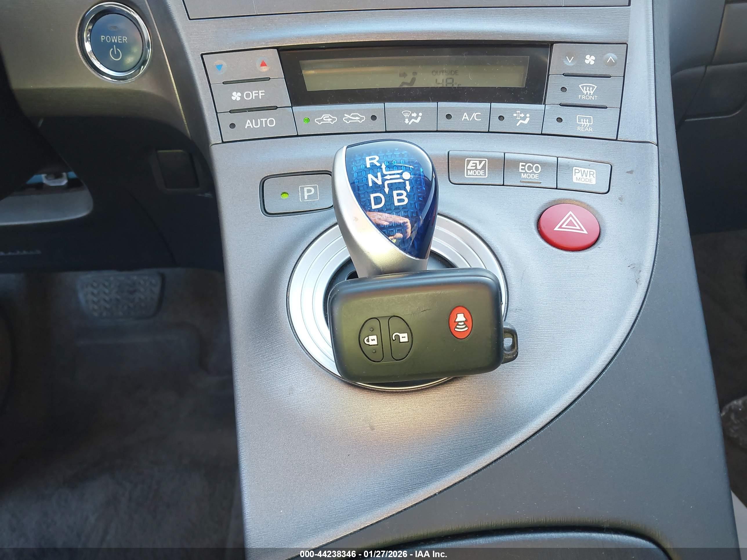 TOYOTA PRIUS image 11
