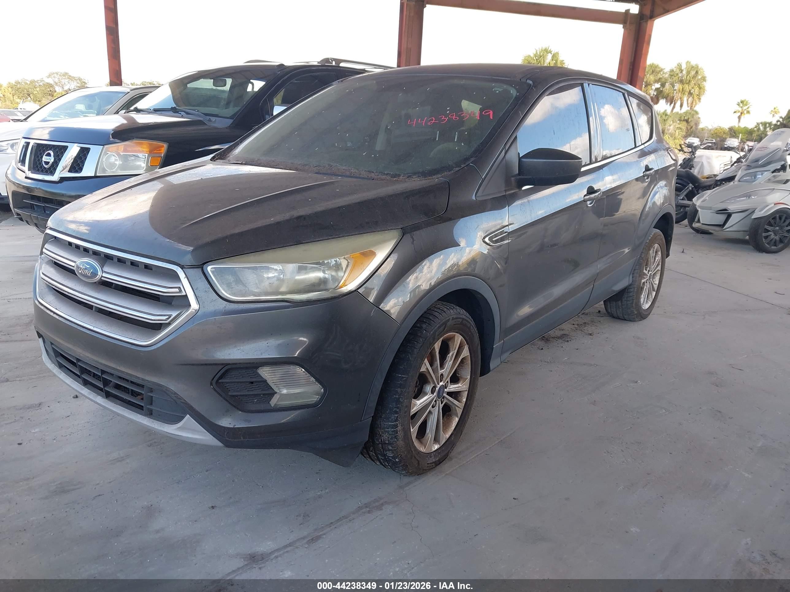 FORD ESCAPE image 2