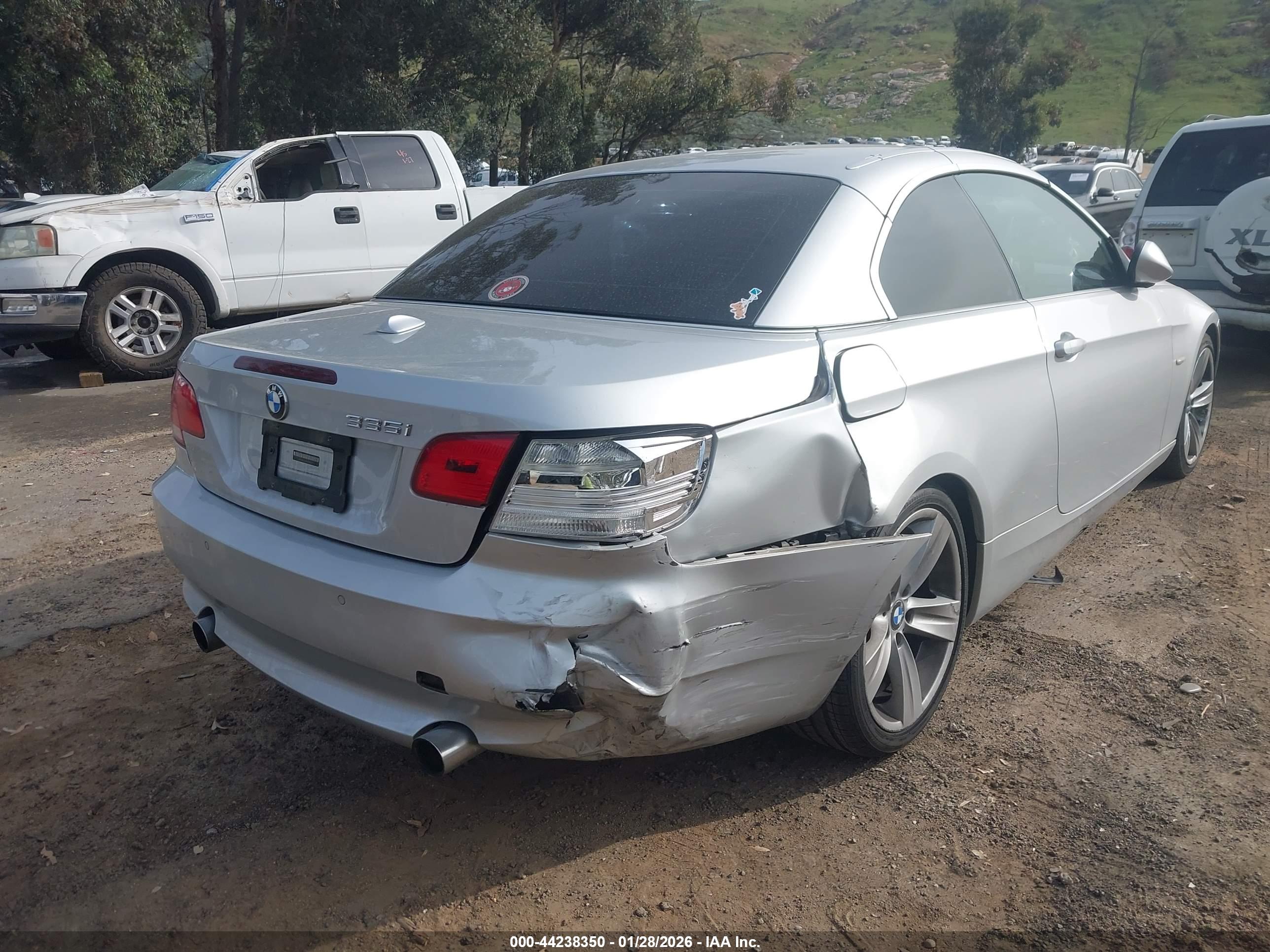 BMW 335I image 4