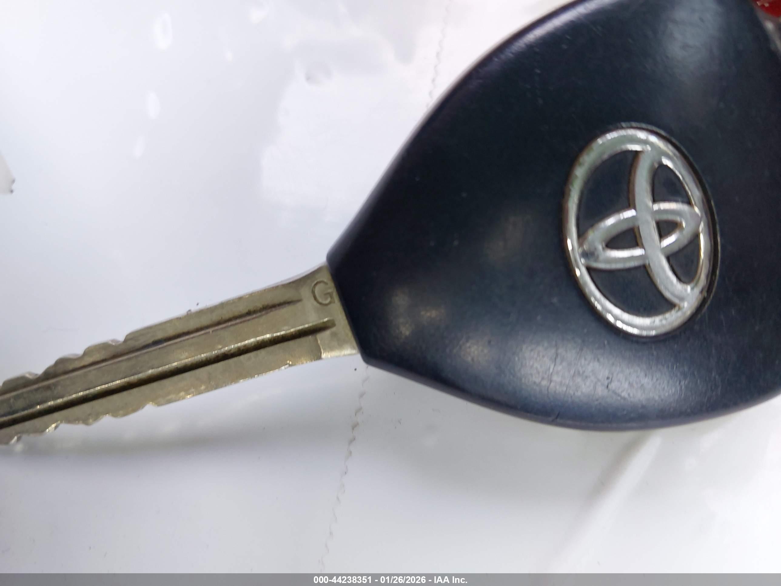 TOYOTA COROLLA image 11