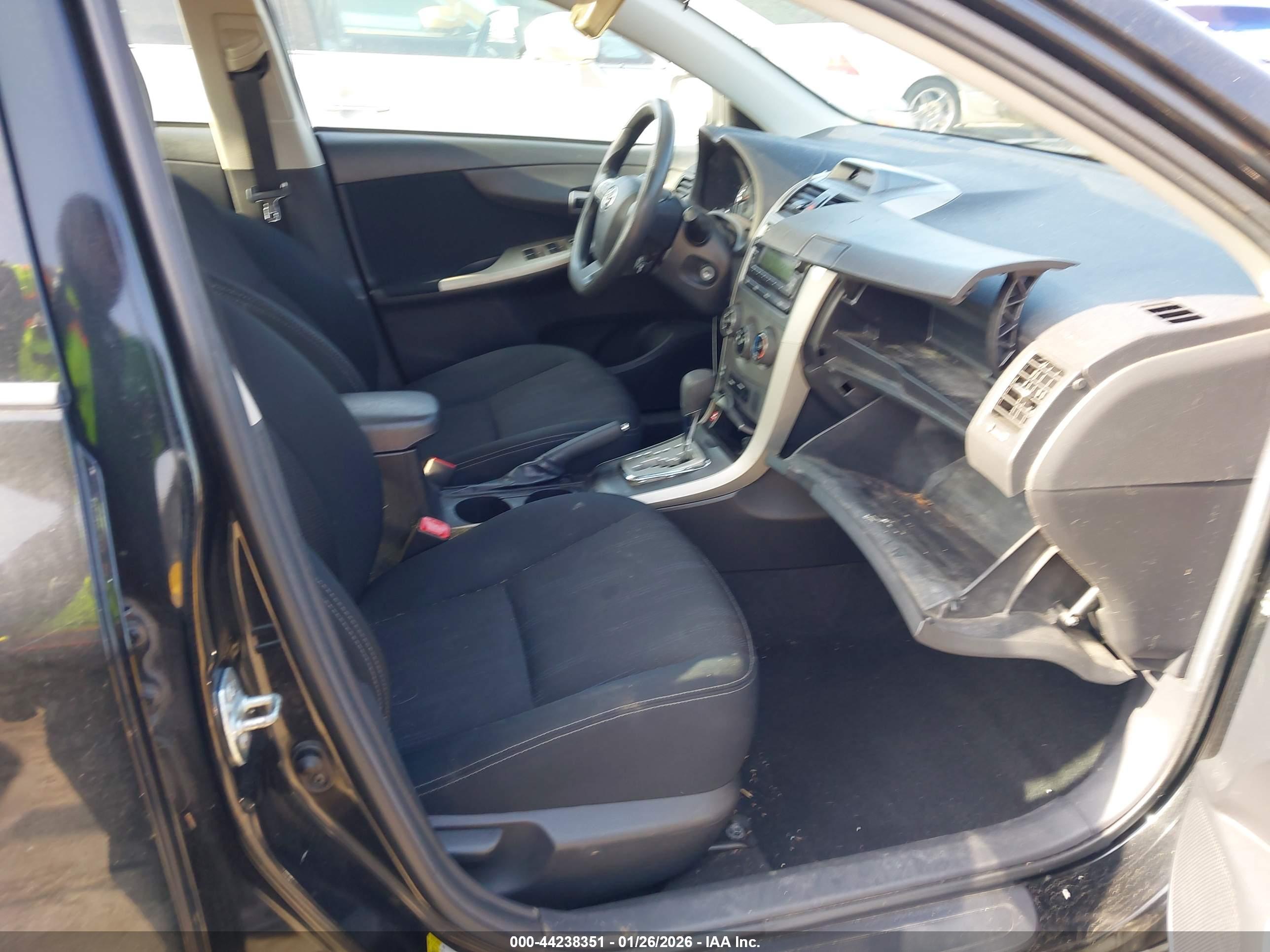 TOYOTA COROLLA image 5