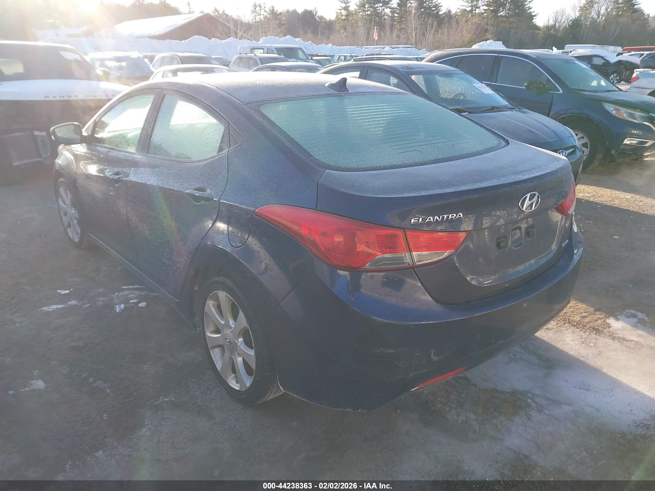 HYUNDAI ELANTRA image 3