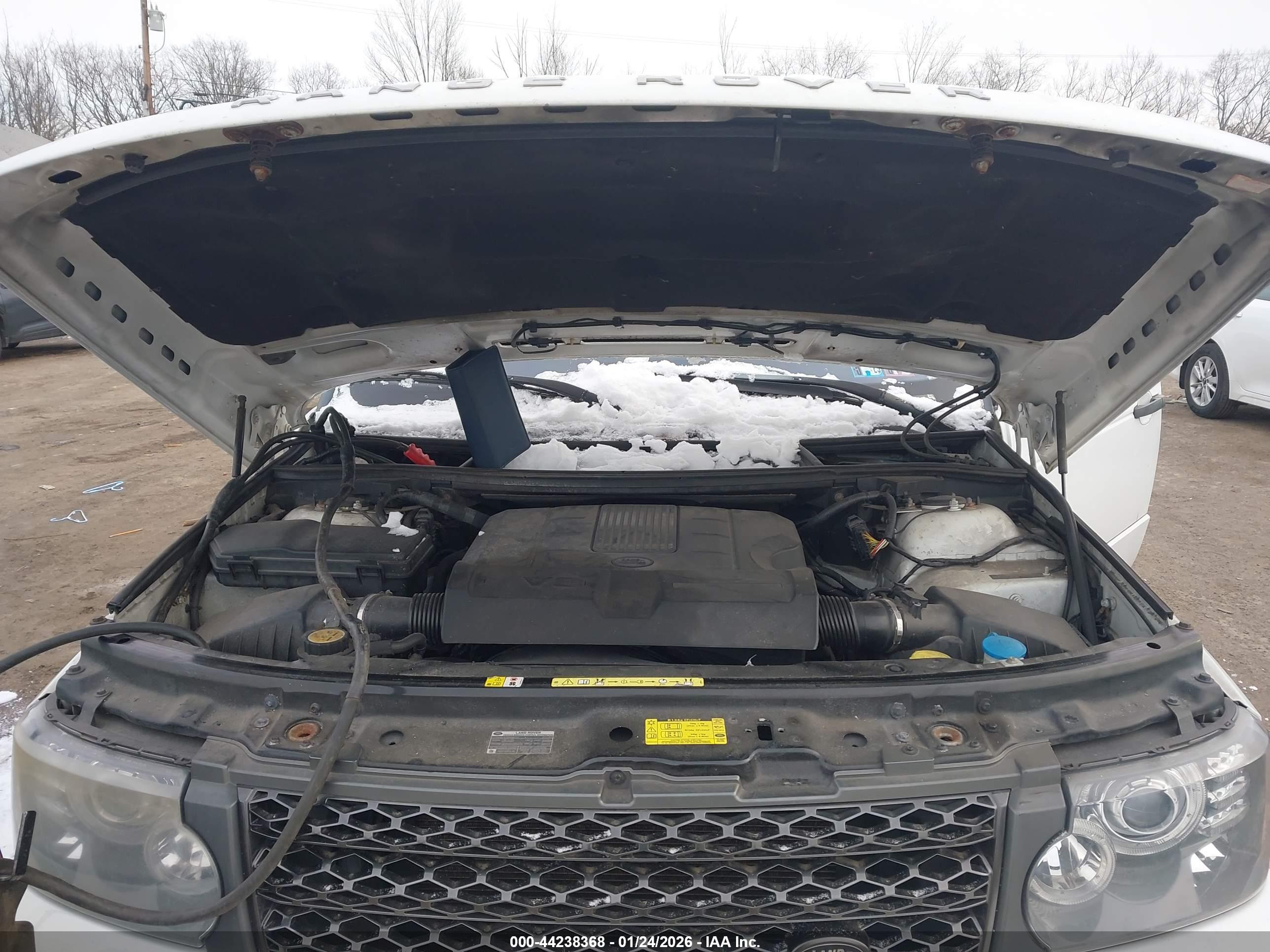 LAND ROVER image 10