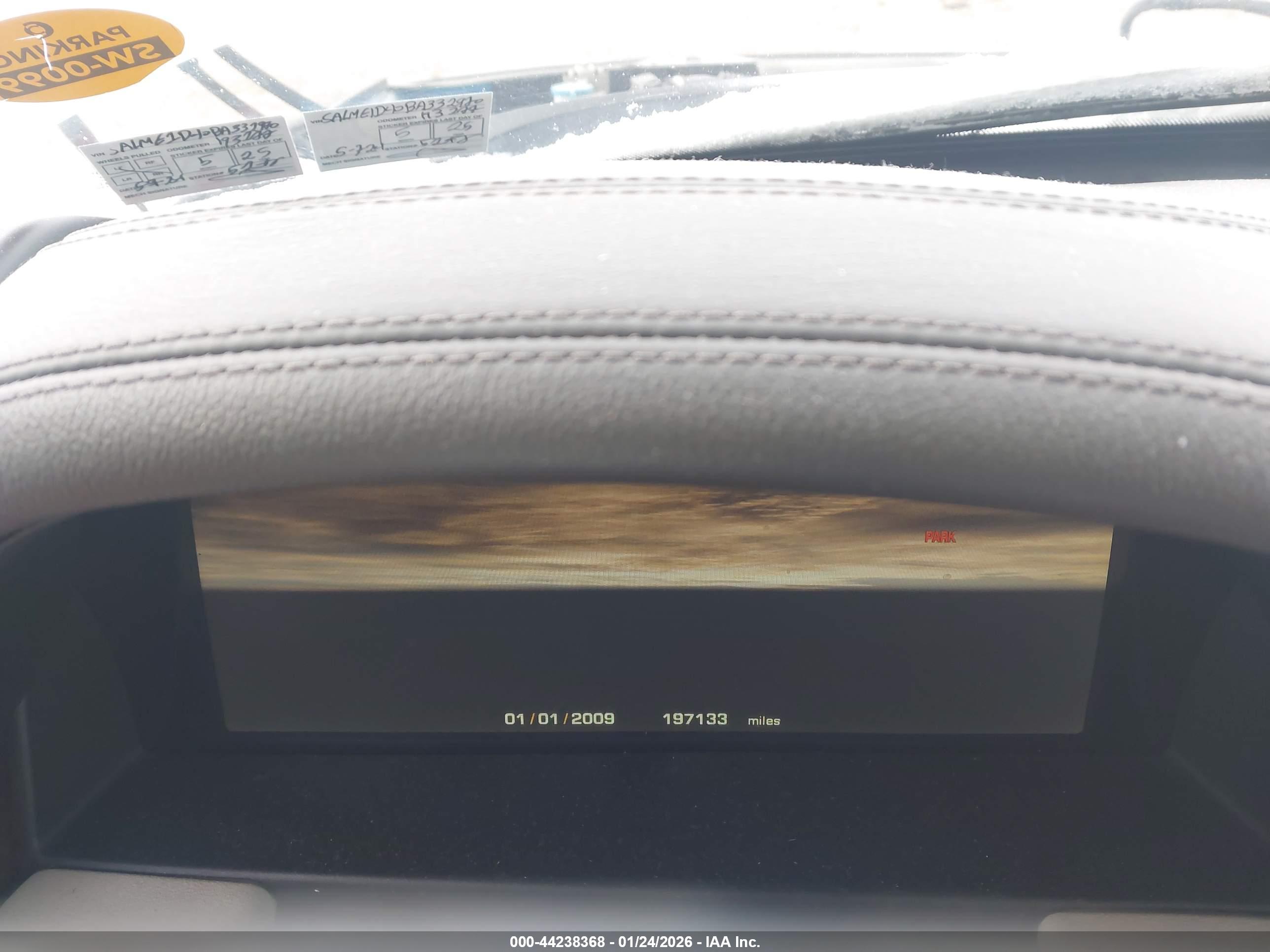 LAND ROVER image 7