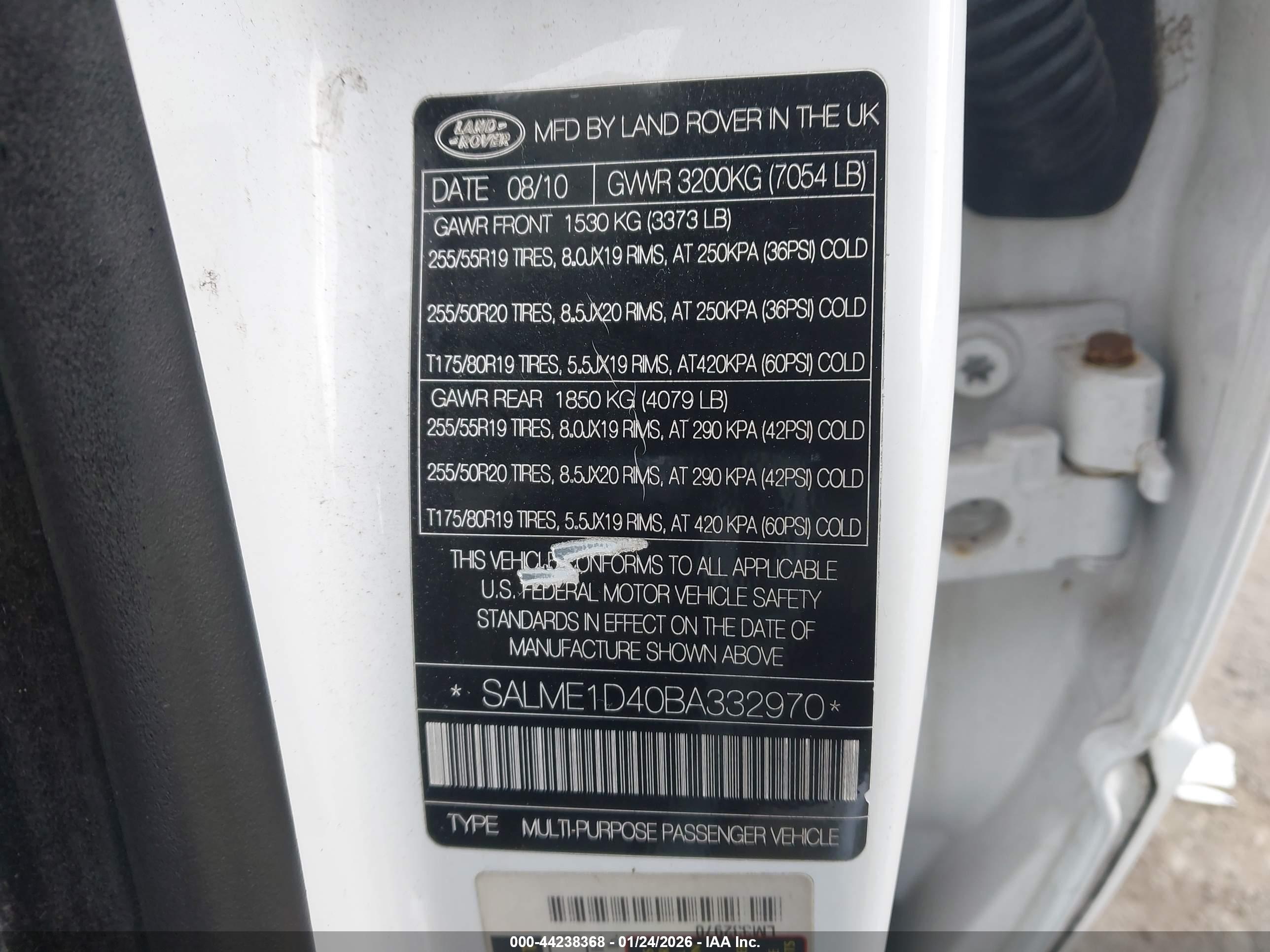 LAND ROVER image 9