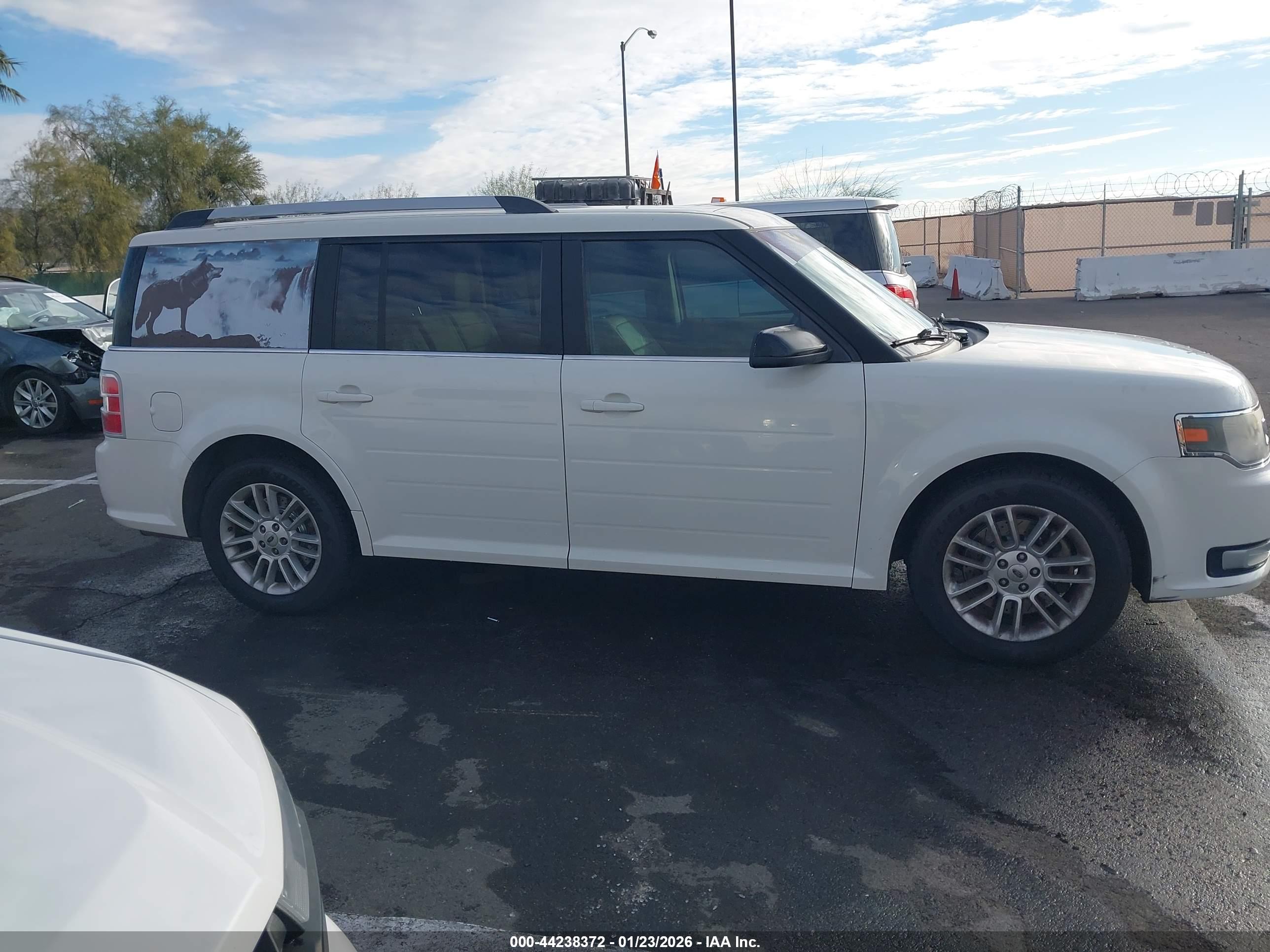 FORD FLEX image 6