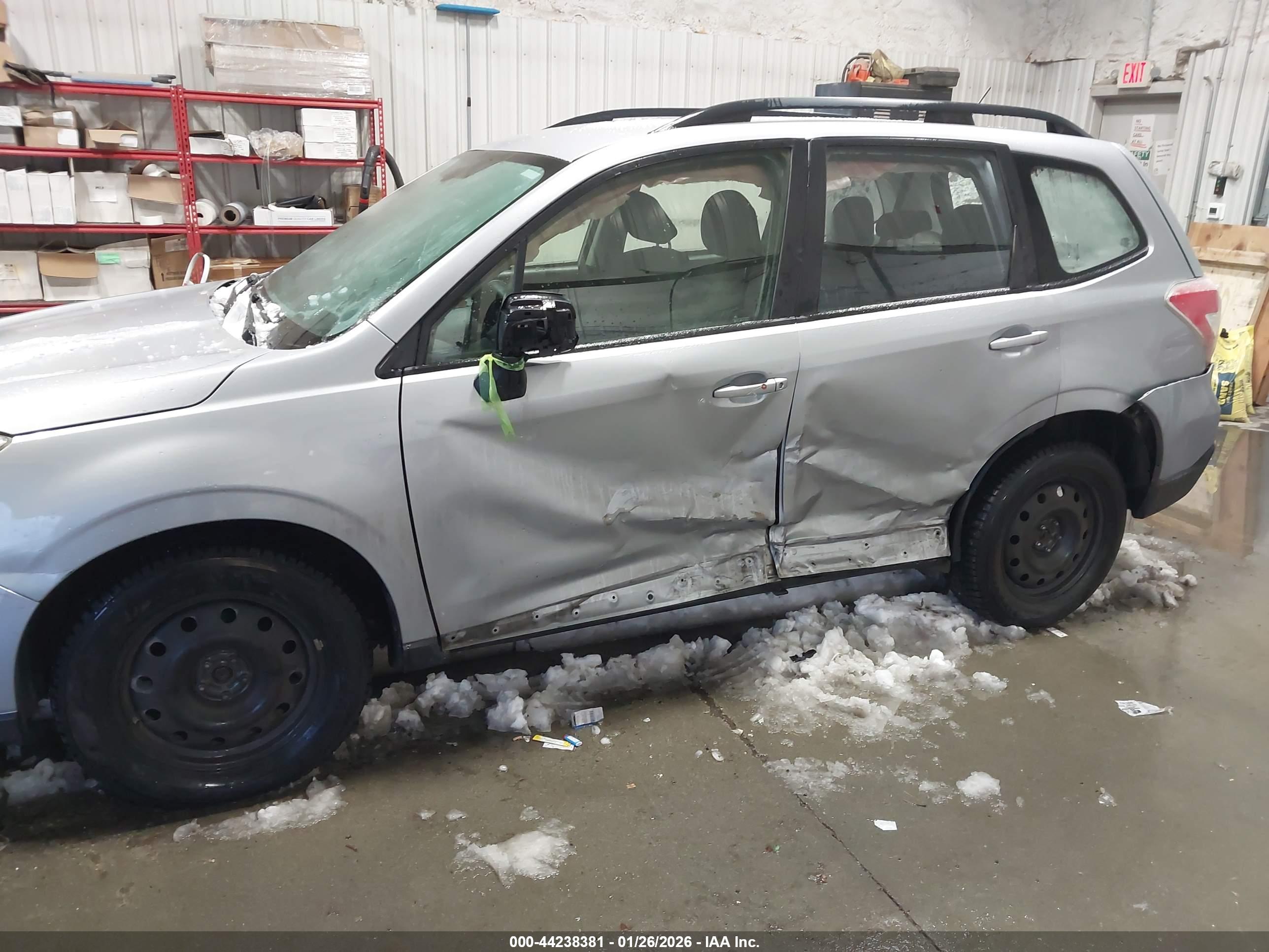 SUBARU FORESTER image 6