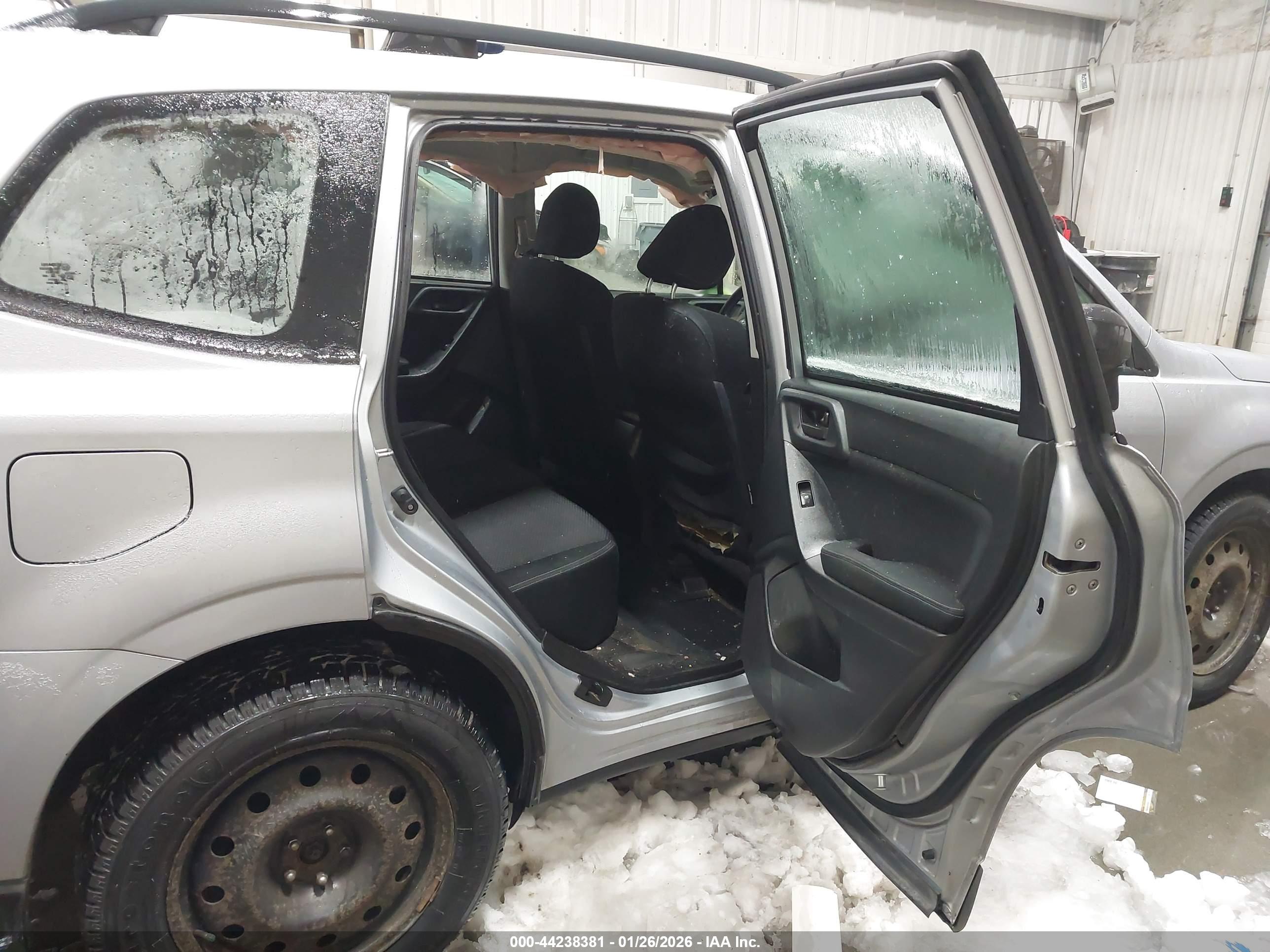 SUBARU FORESTER image 8