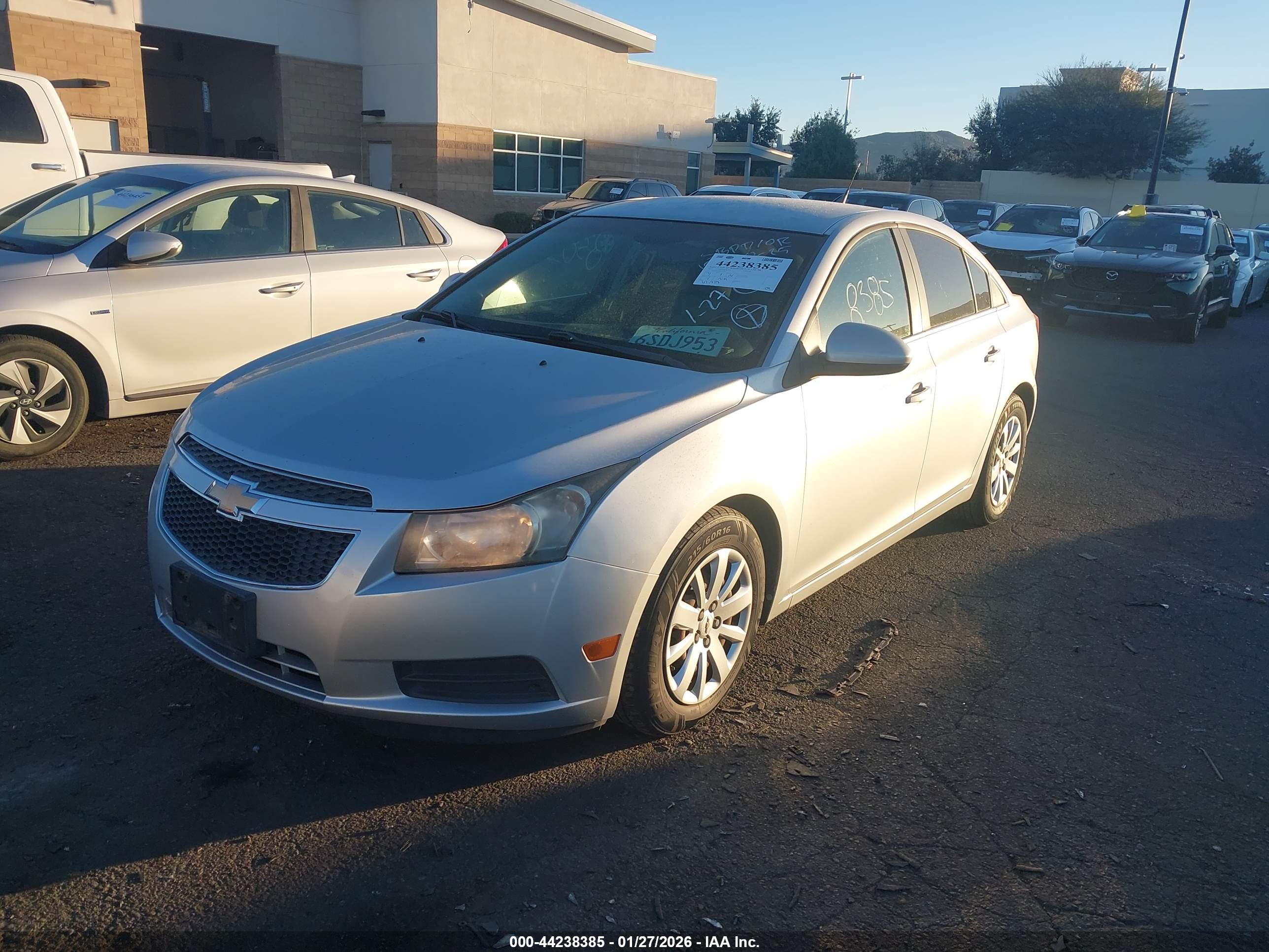CHEVROLET CRUZE image 2