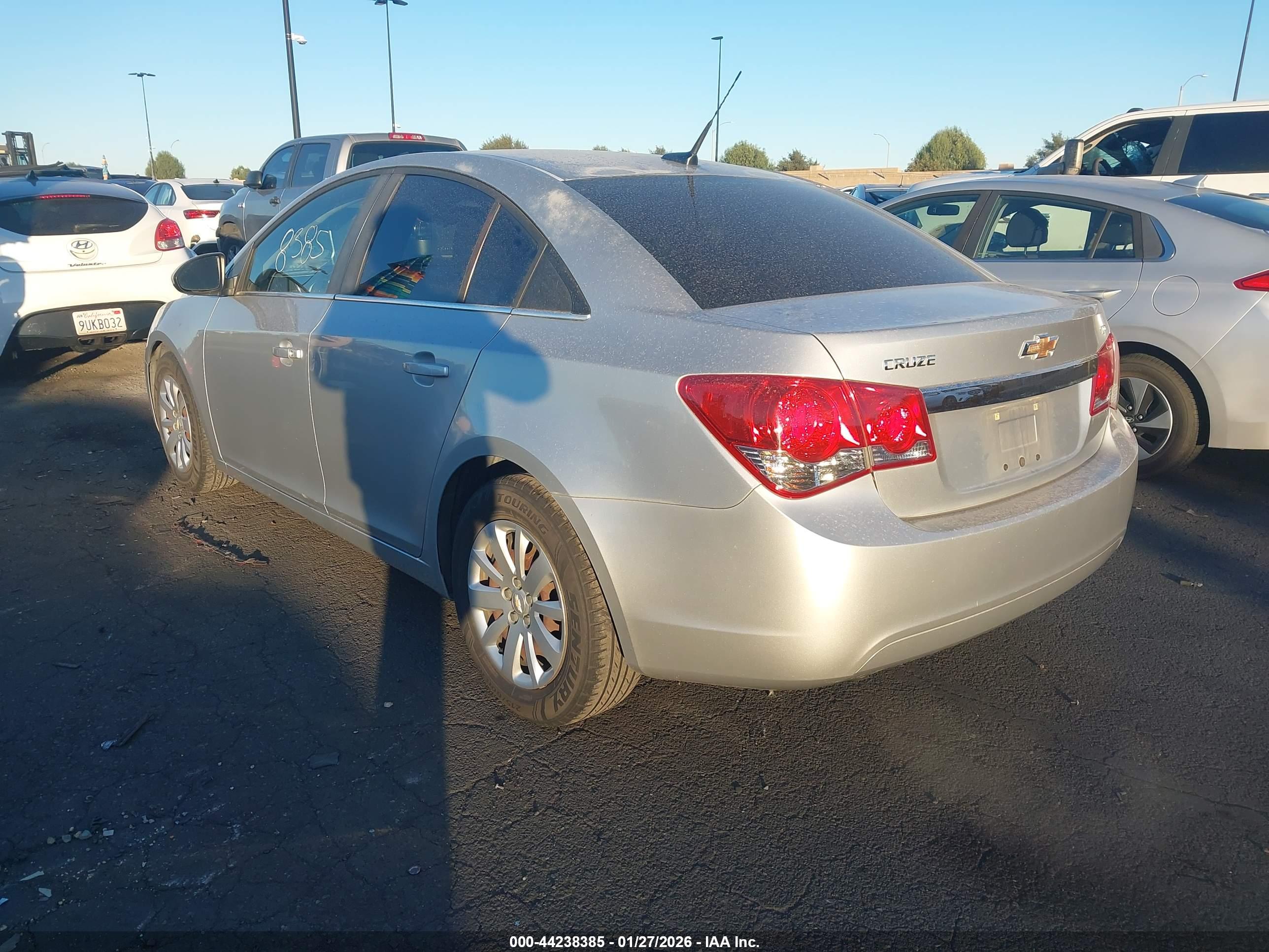 CHEVROLET CRUZE image 3