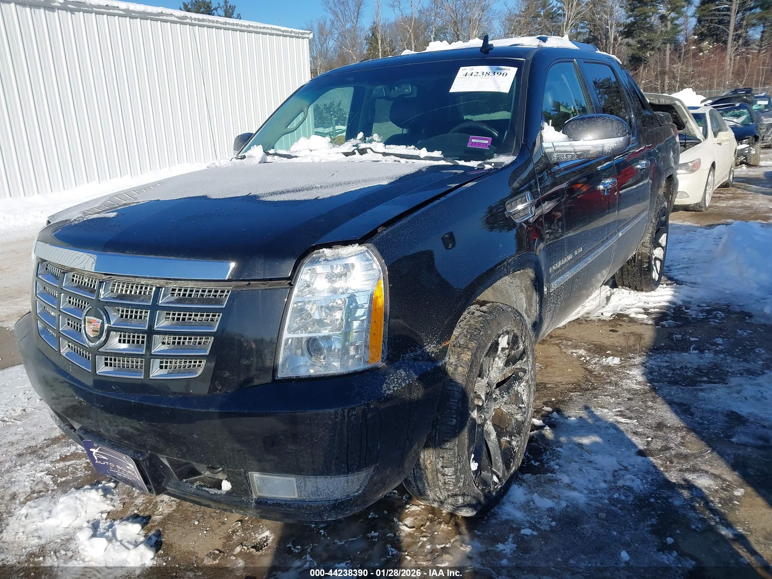 CADILLAC ESCALADE image 2