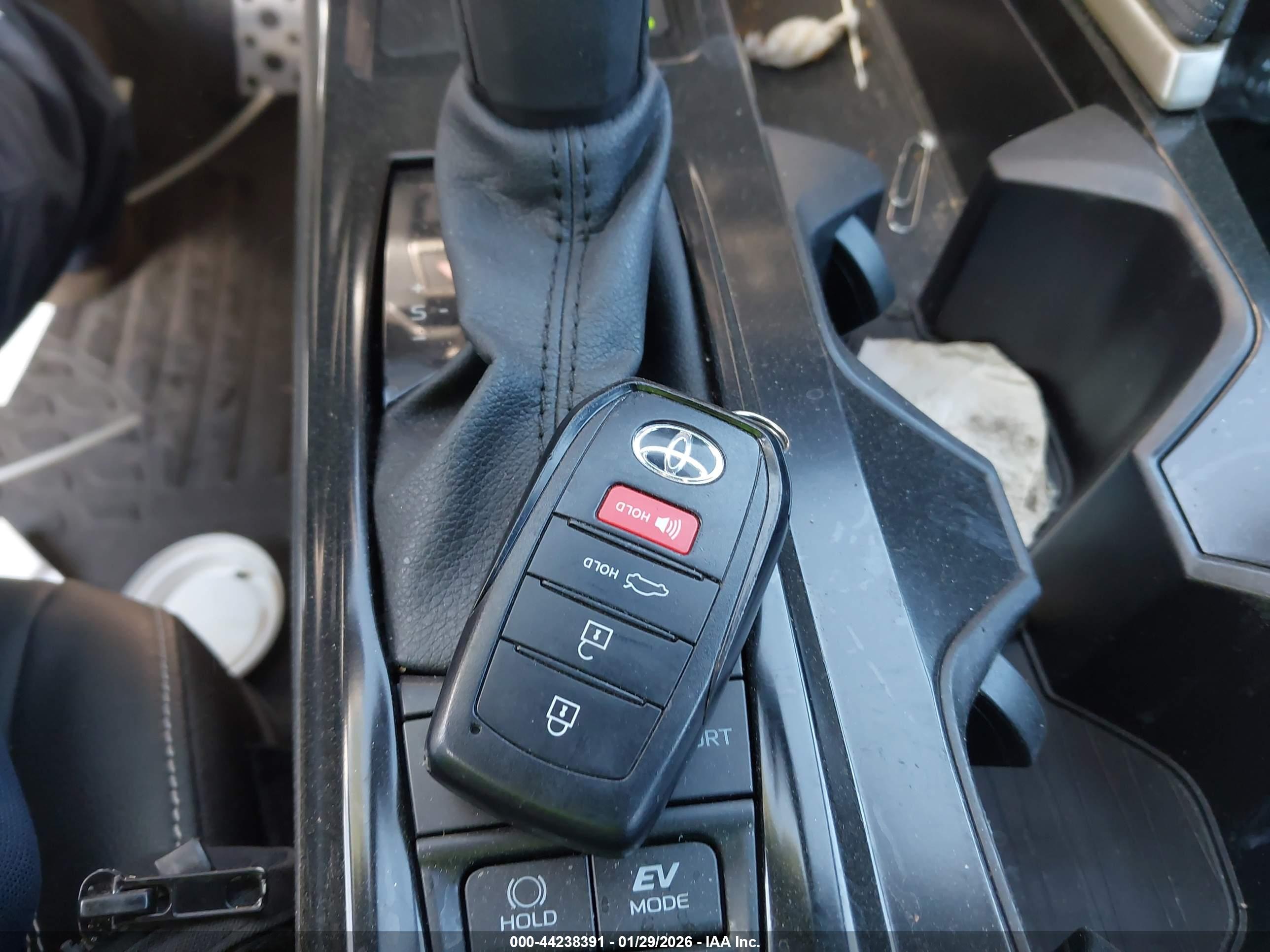 TOYOTA CAMRY image 11