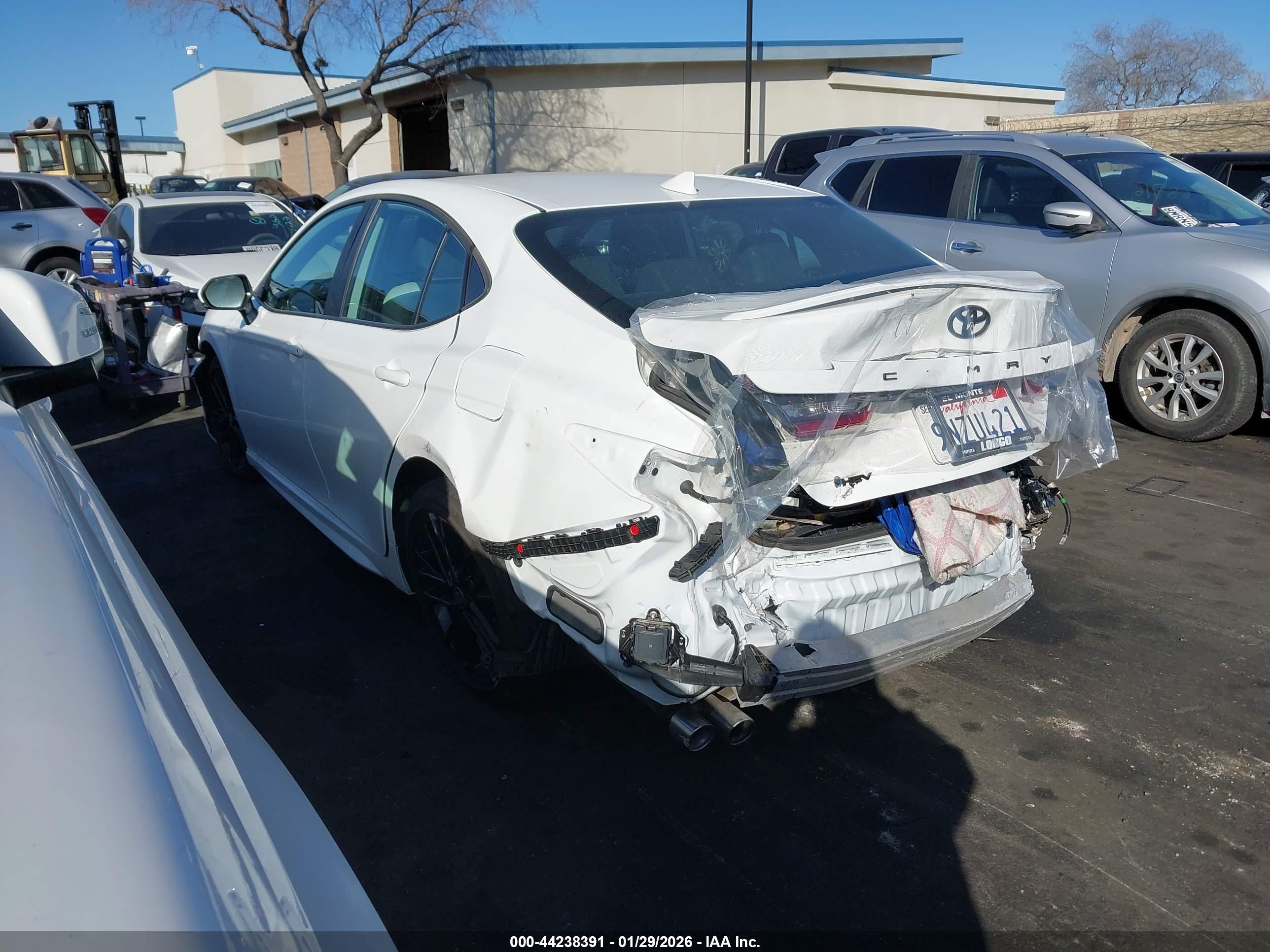 TOYOTA CAMRY image 3