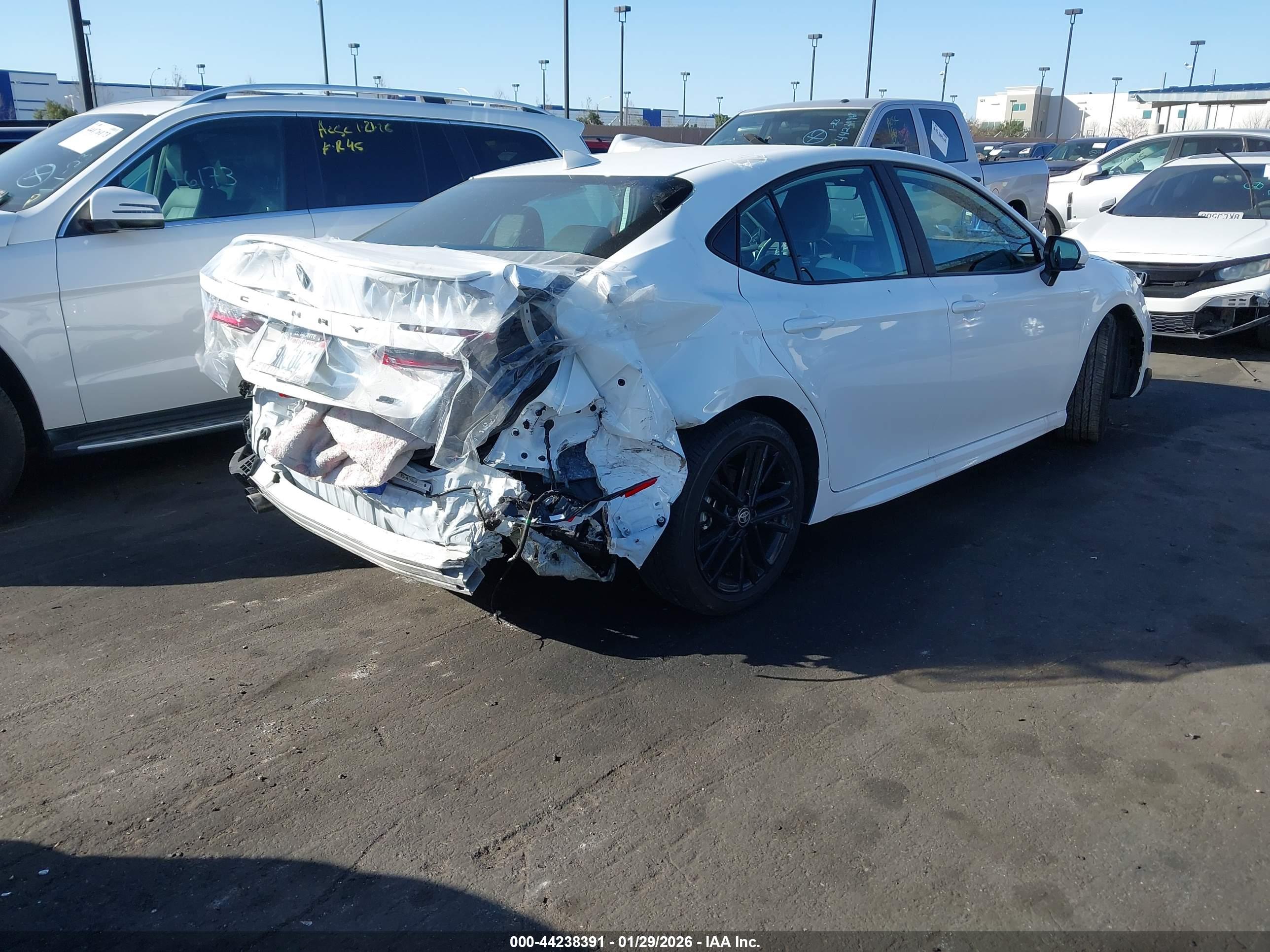 TOYOTA CAMRY image 4