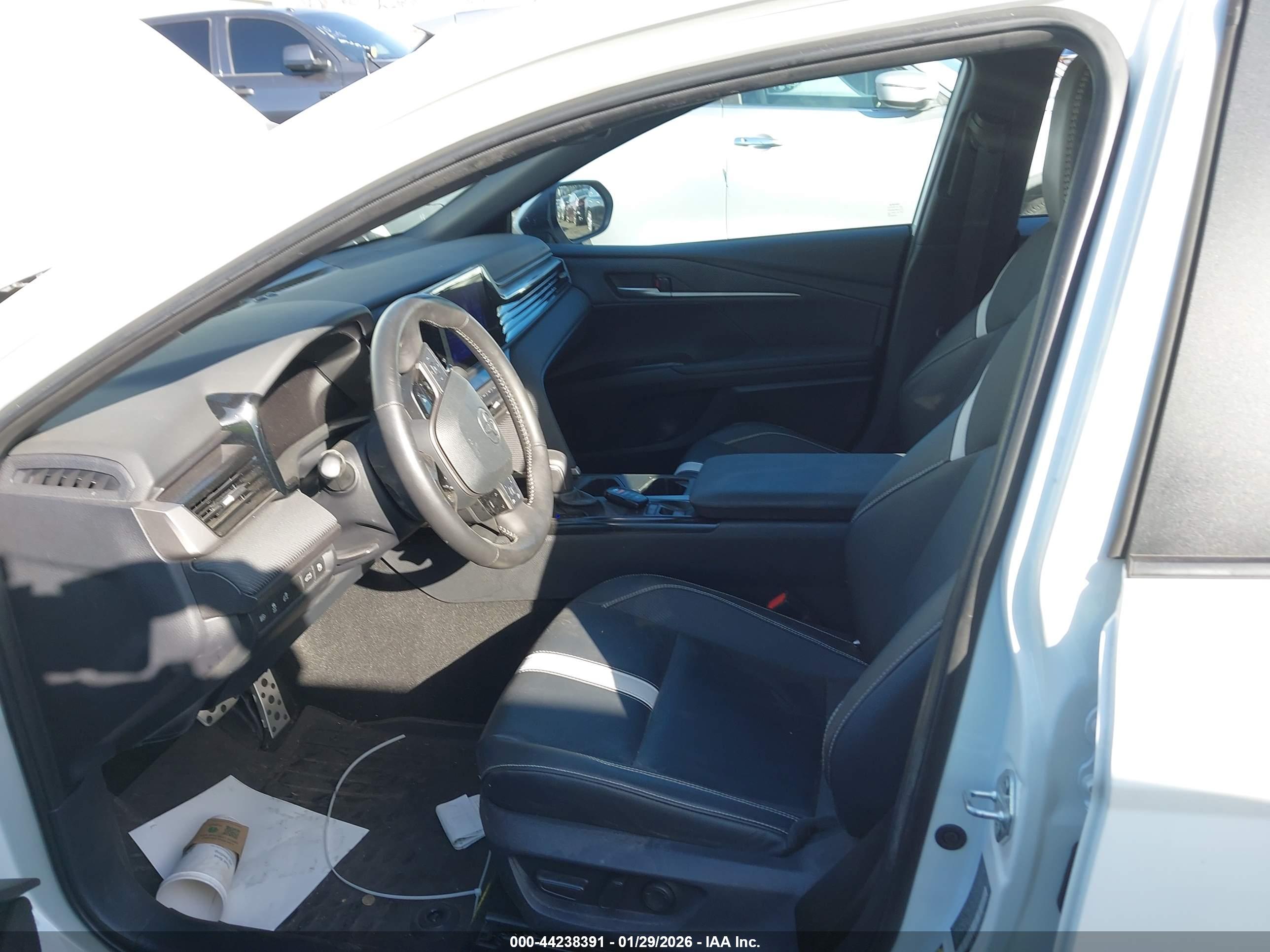 TOYOTA CAMRY image 5