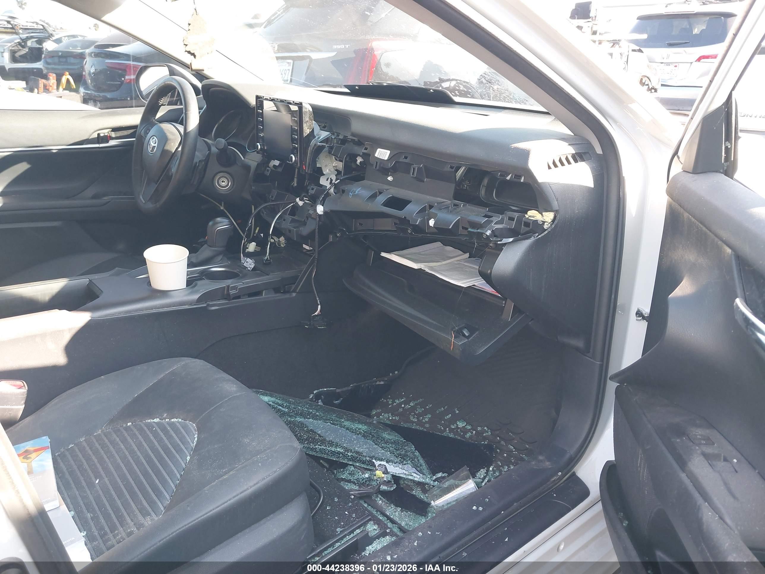 TOYOTA CAMRY image 5