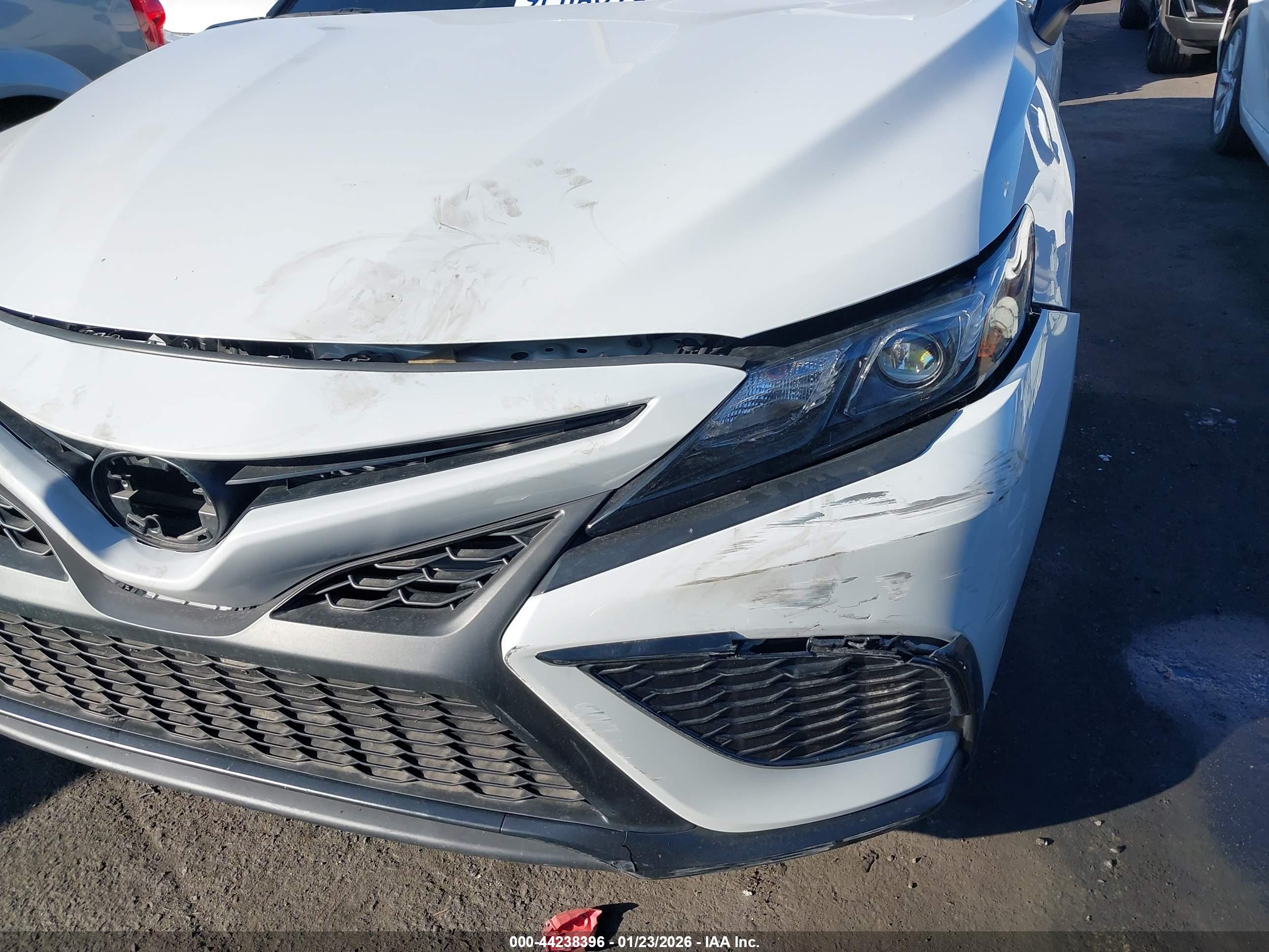 TOYOTA CAMRY image 6