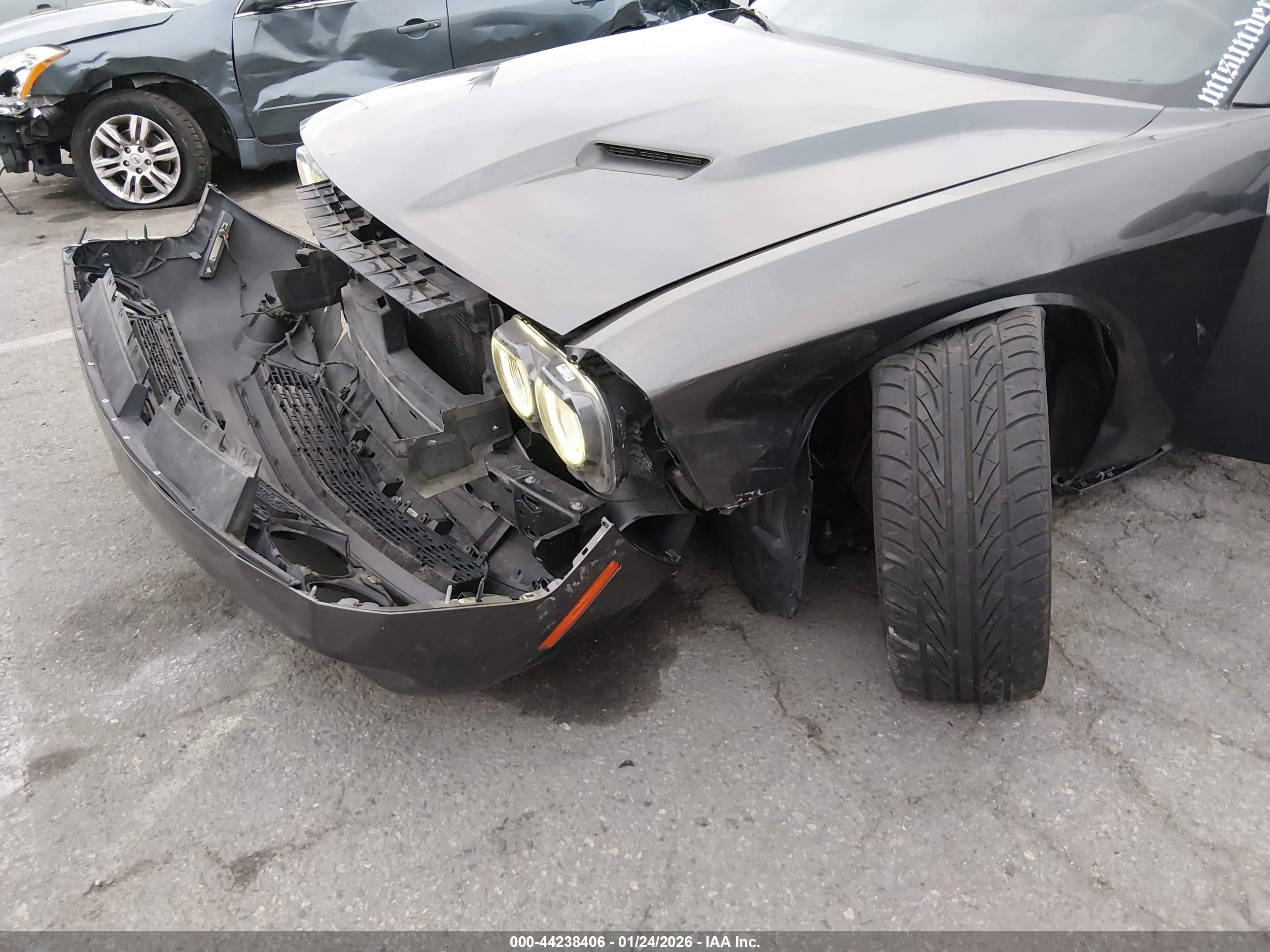 DODGE CHALLENGER image 6