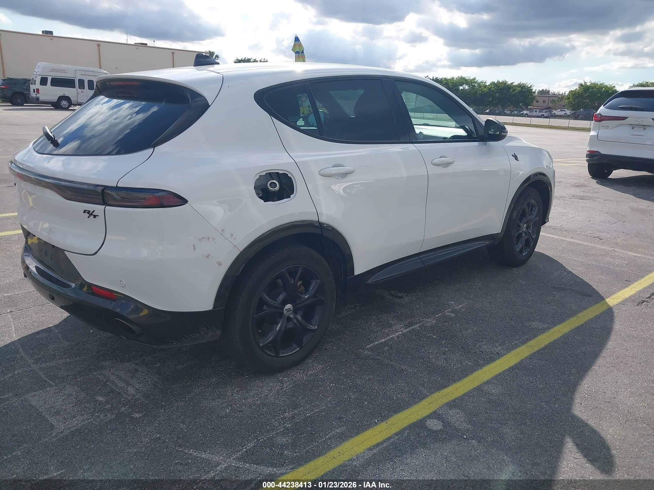 DODGE HORNET image 4