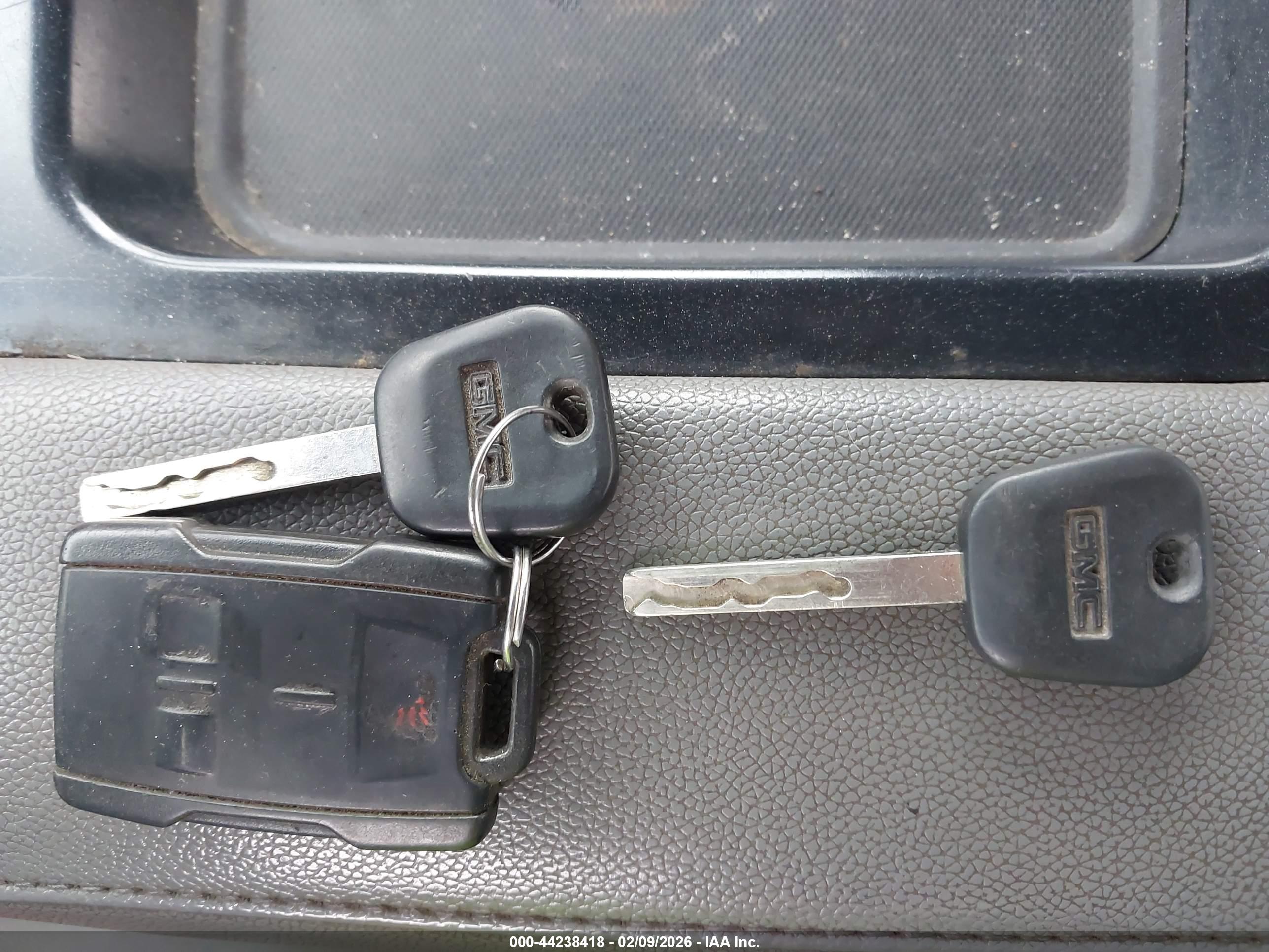 GMC SIERRA image 11