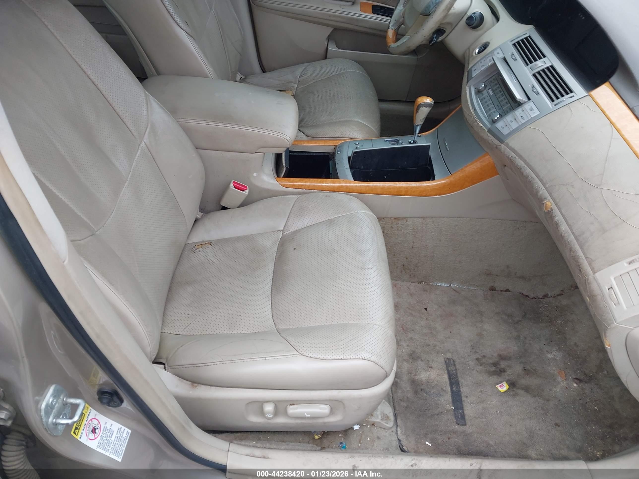 TOYOTA AVALON image 5