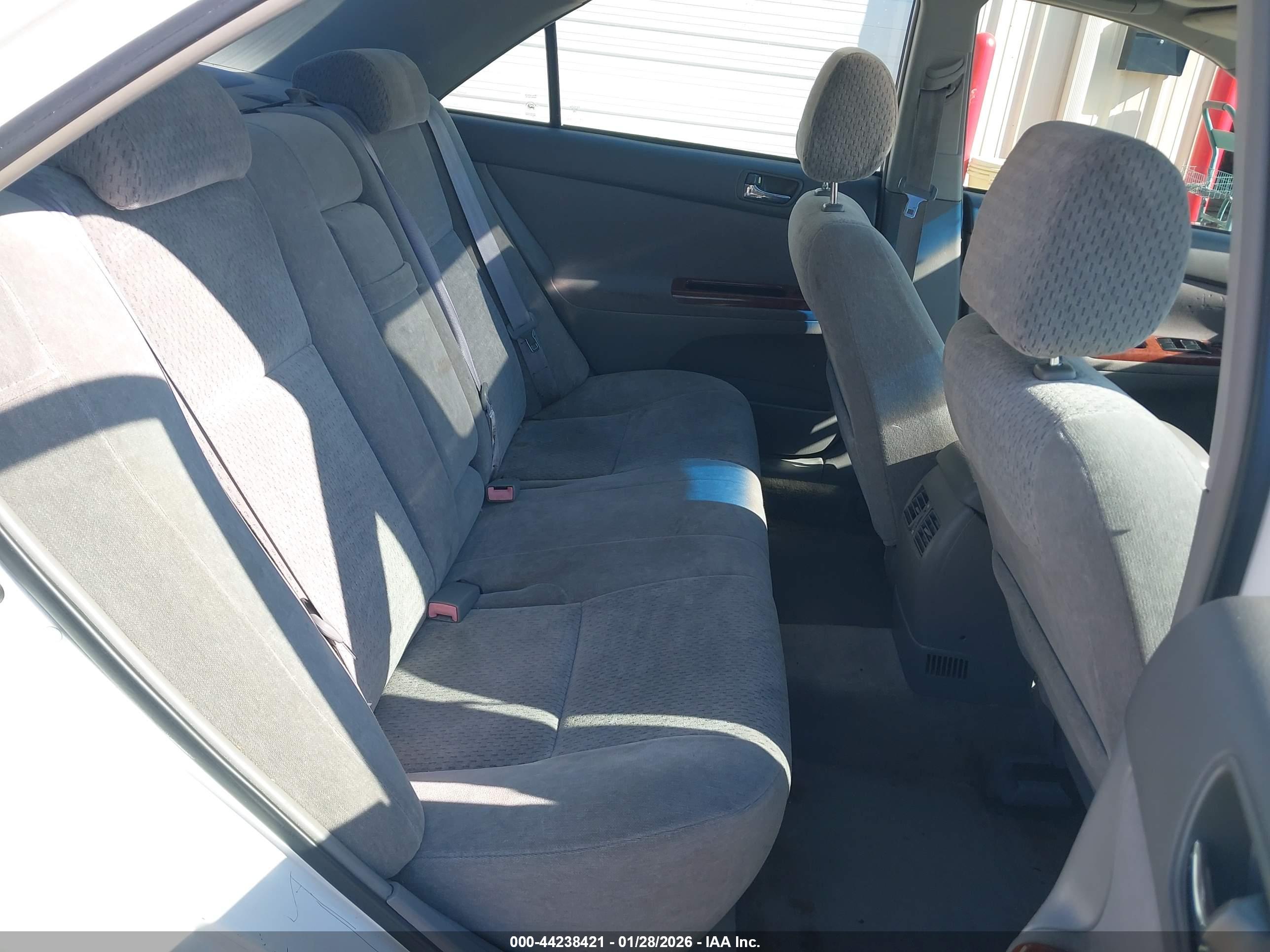 TOYOTA CAMRY image 8