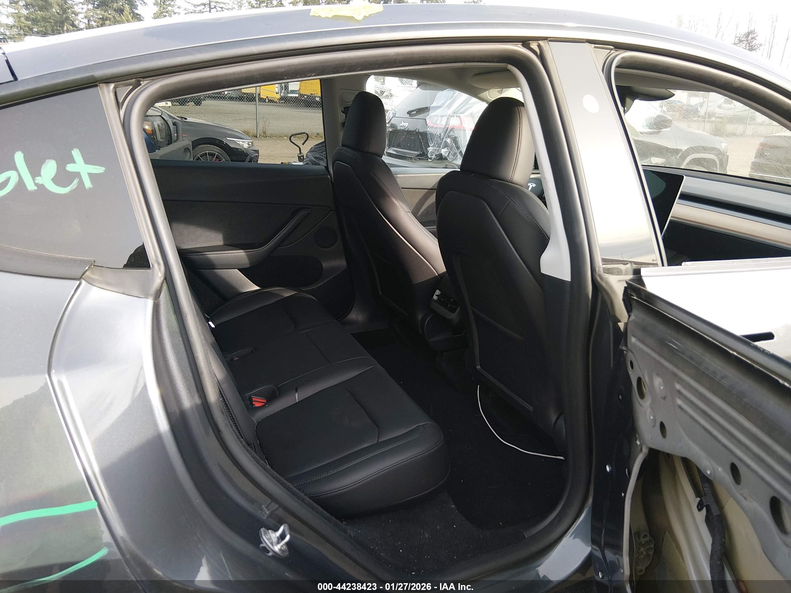 TESLA MODEL image 8