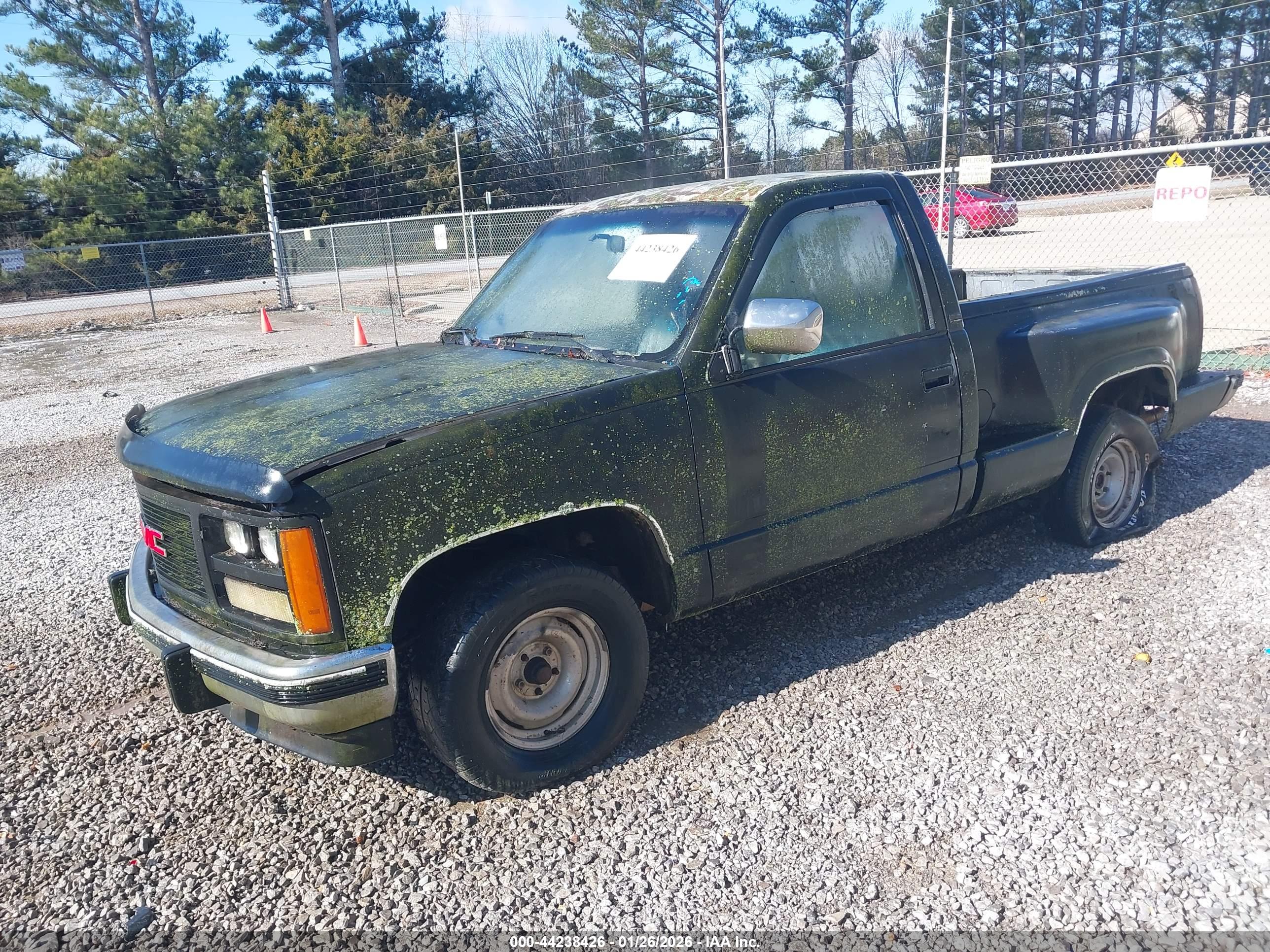GMC SIERRA image 2