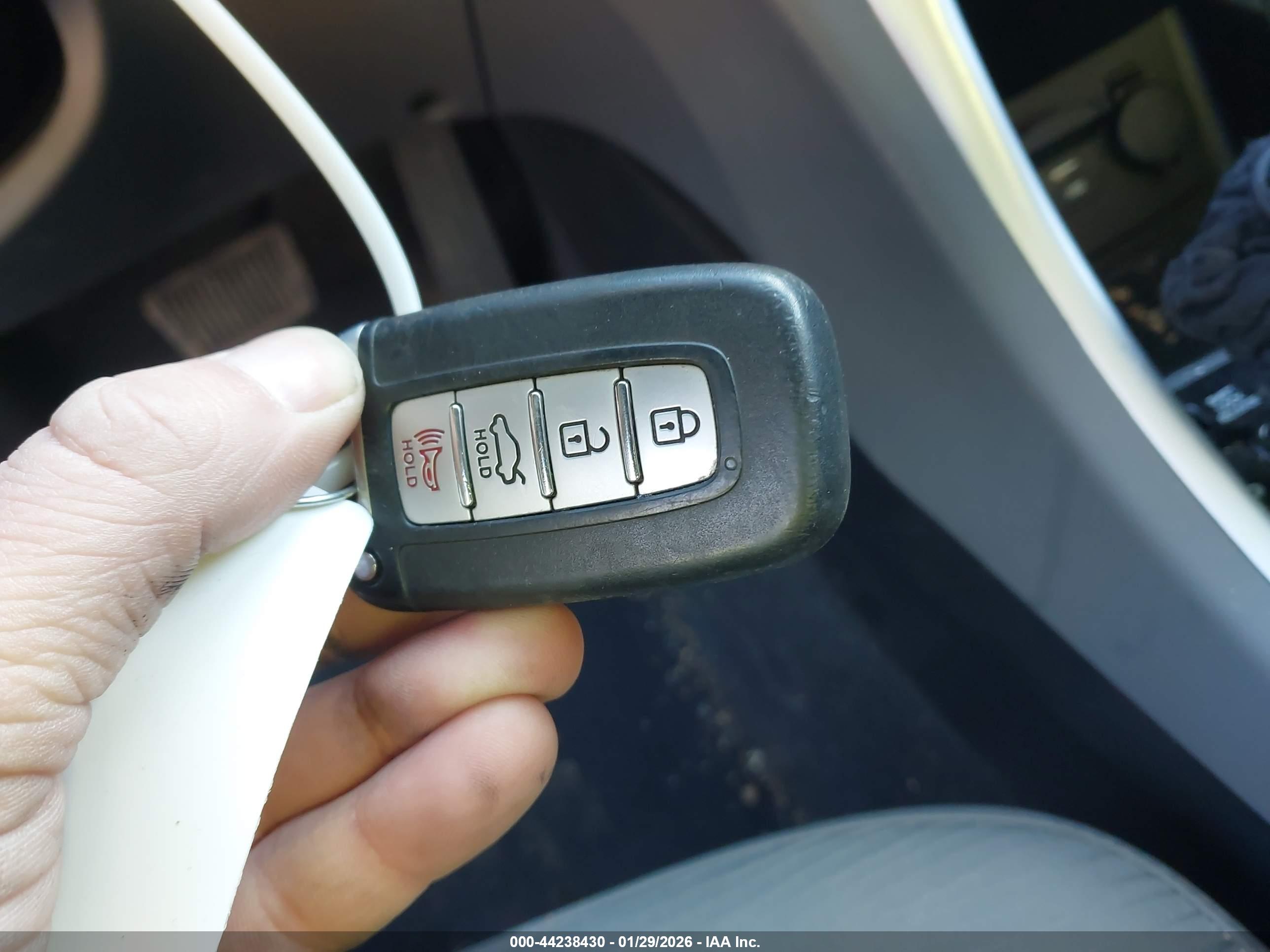 HYUNDAI SONATA image 11