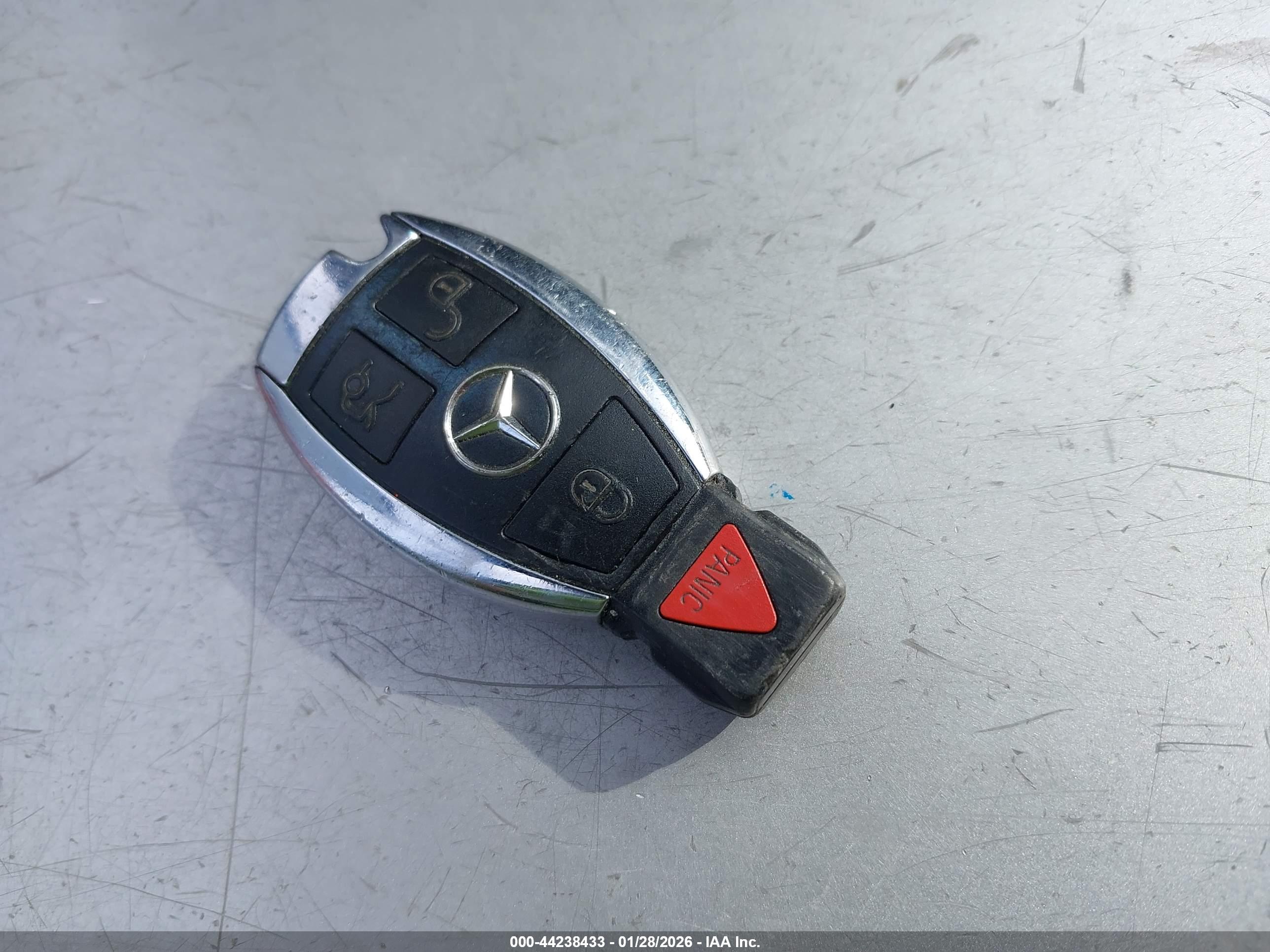 MERCEDES-BENZ C-CLASS image 11