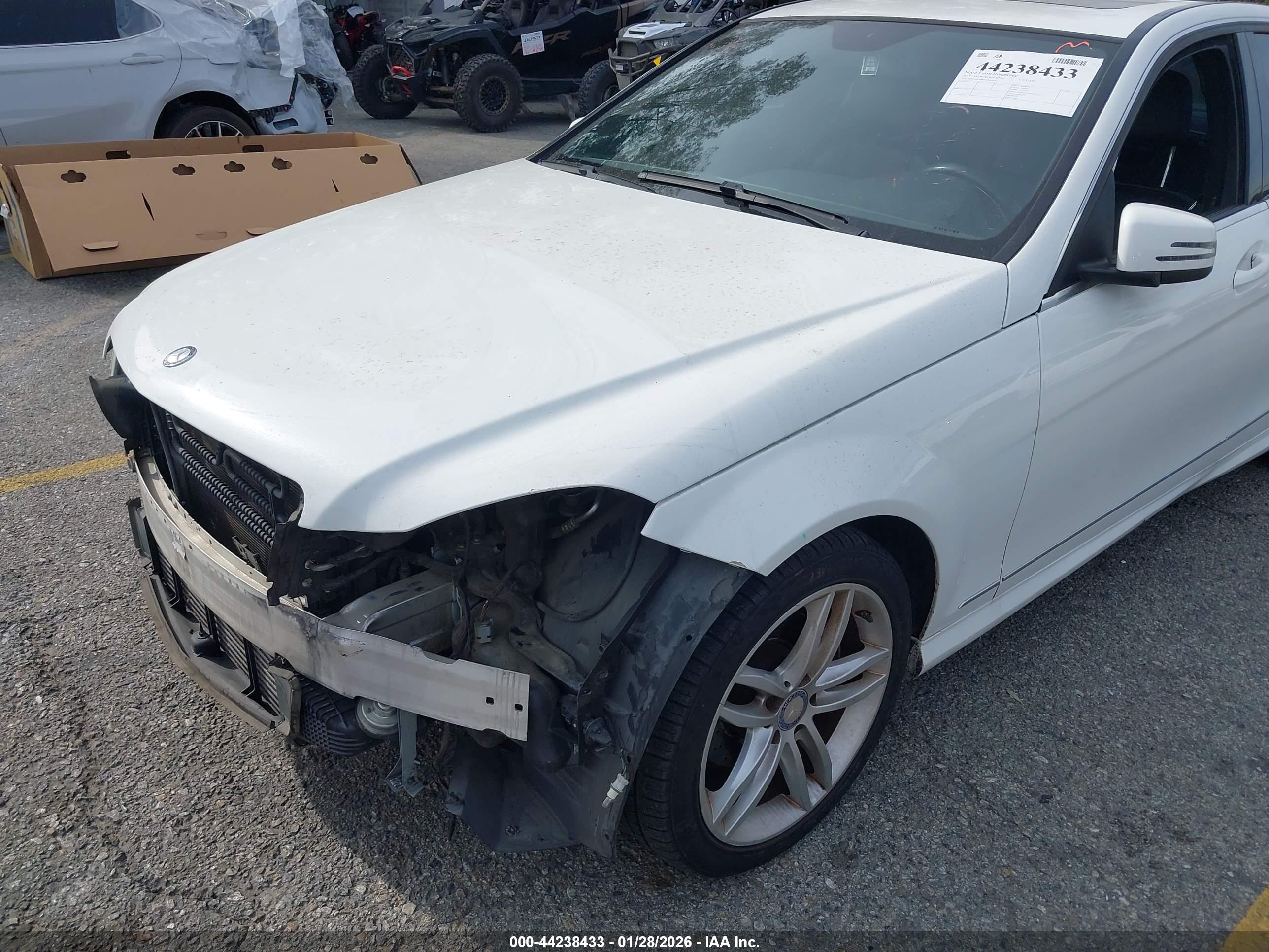 MERCEDES-BENZ C-CLASS image 6