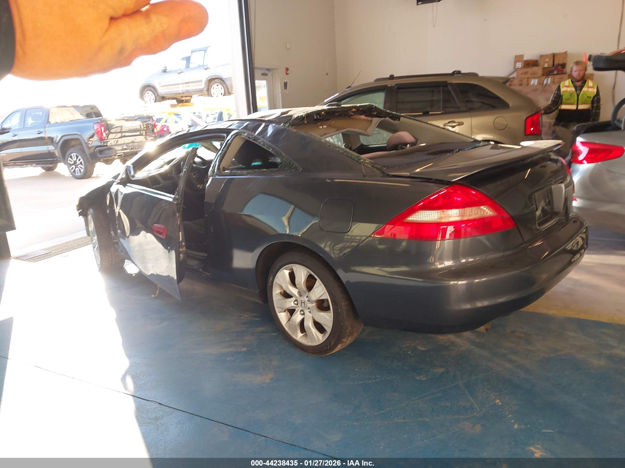 HONDA ACCORD image 3