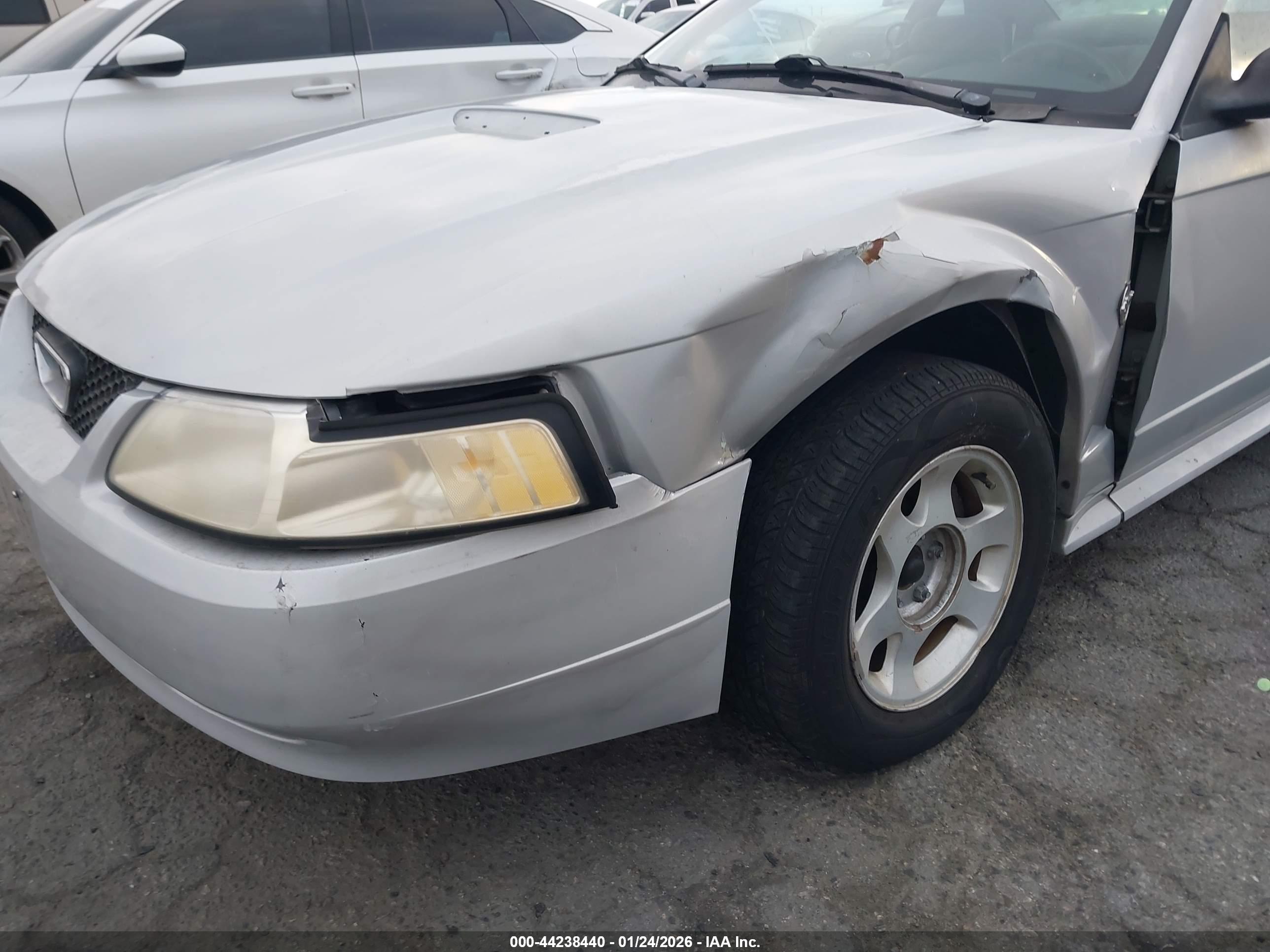 FORD MUSTANG image 6