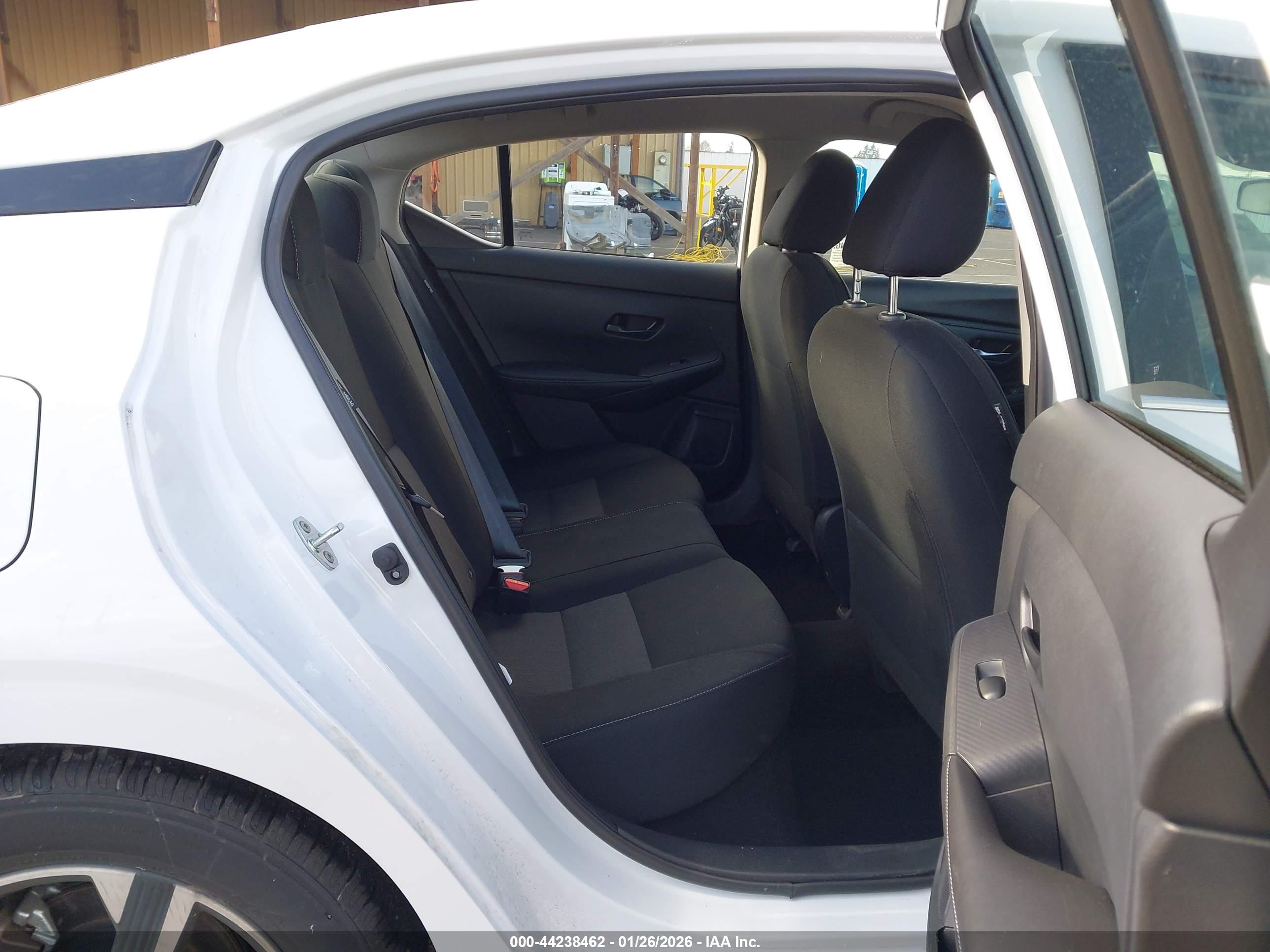 NISSAN SENTRA image 8
