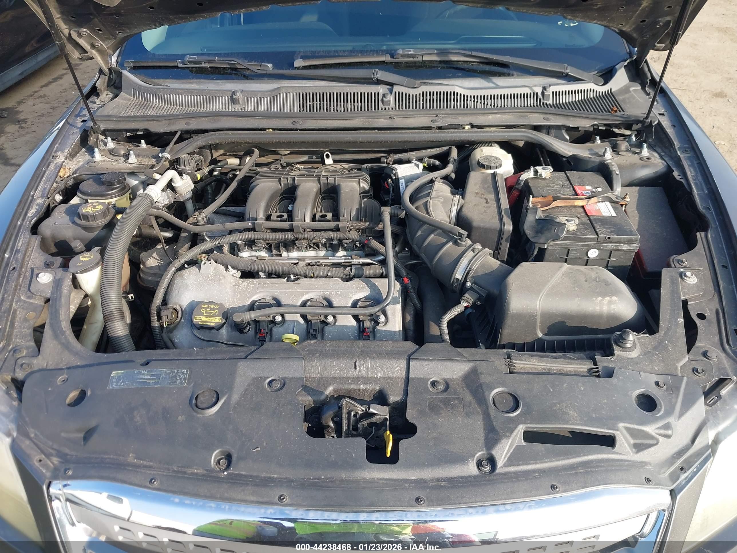 FORD TAURUS image 10