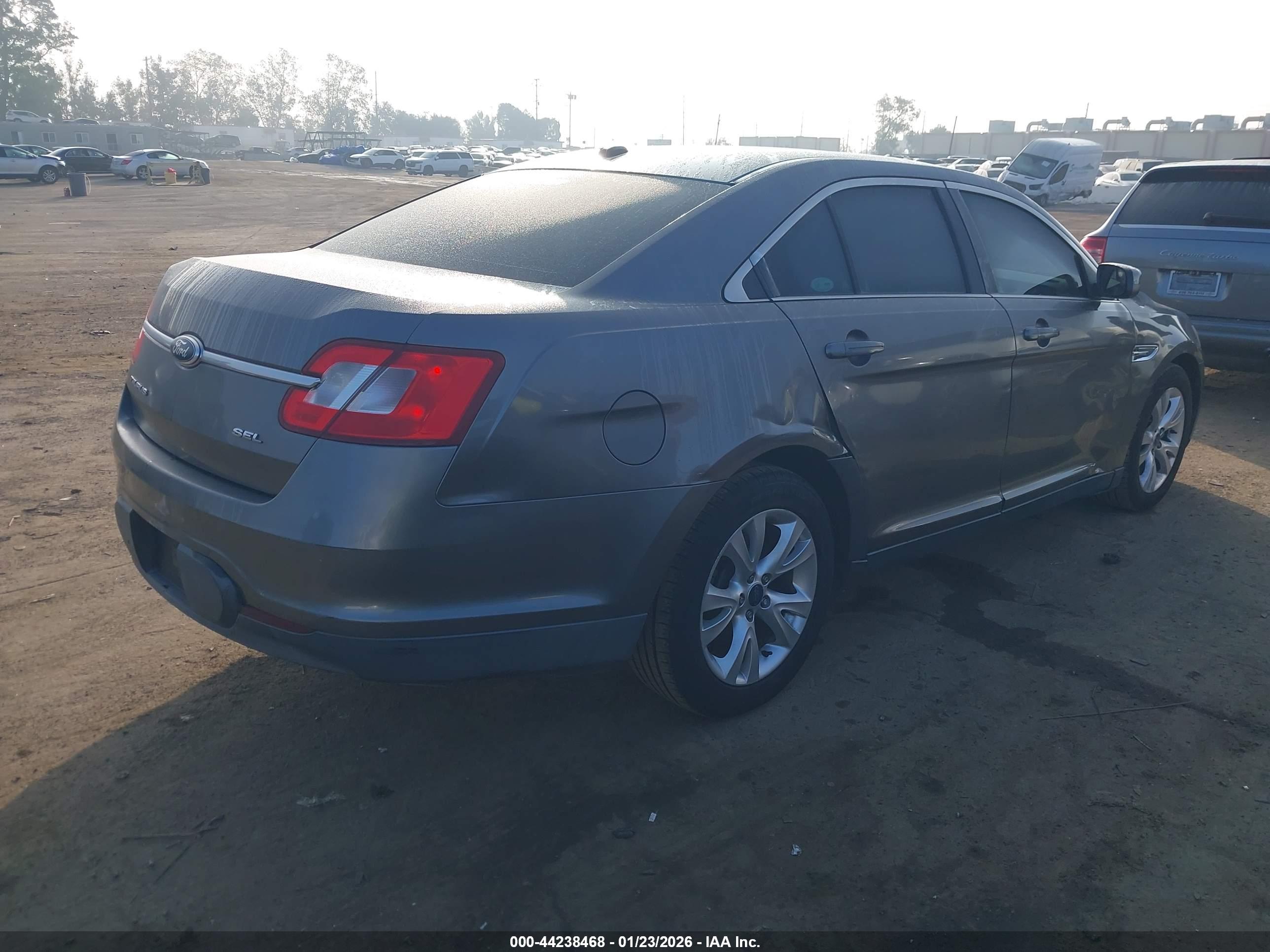 FORD TAURUS image 4